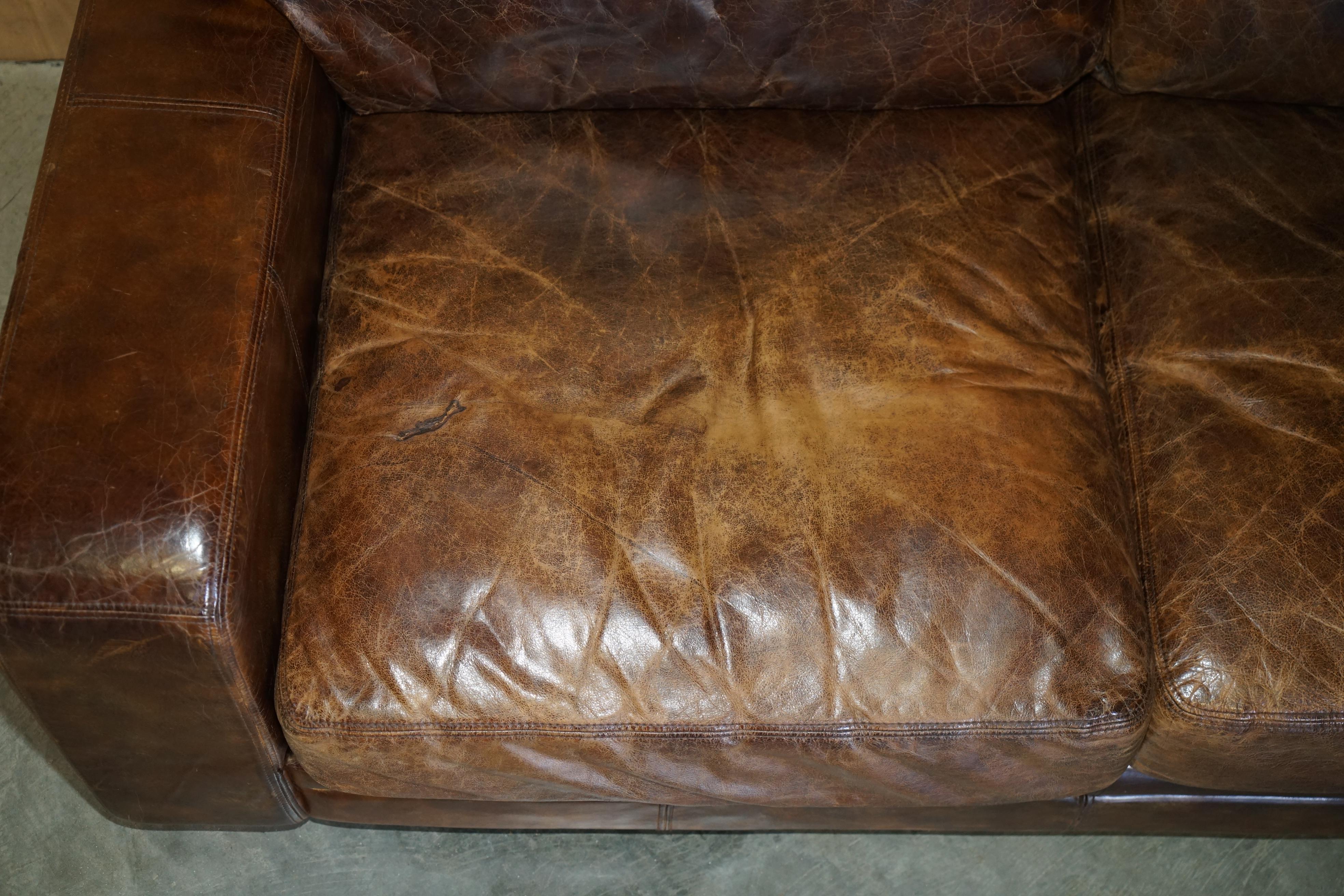 SOFÁ DE CUERO MARRÓN HALO SOHO QUE FORMA PARTE DE UNA SUITE siglo XX en venta