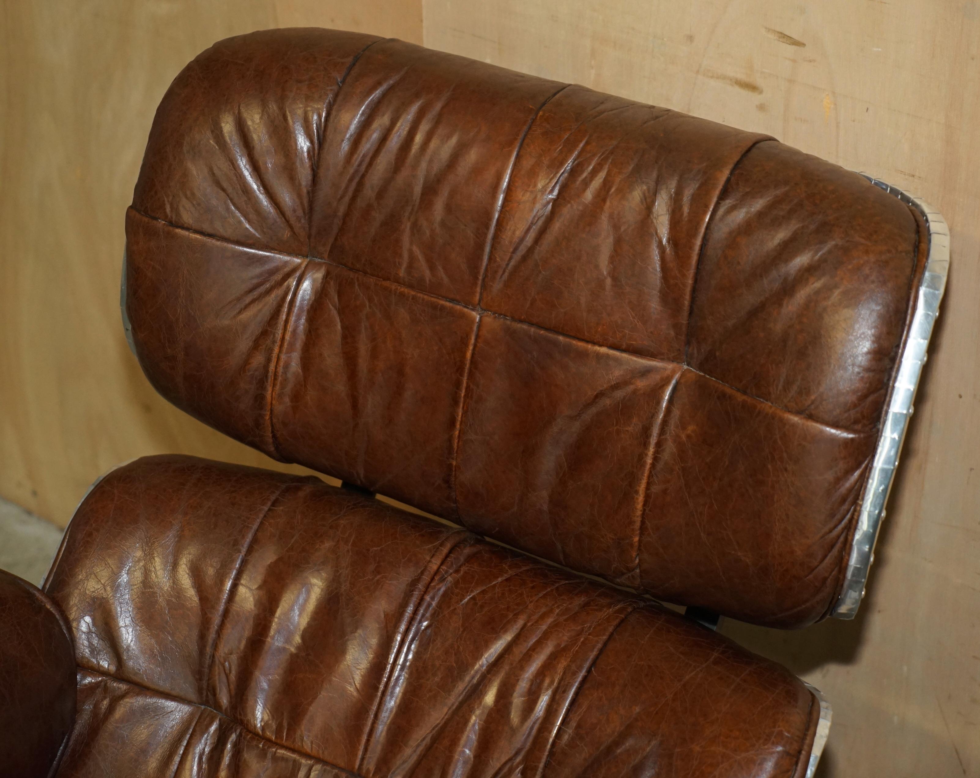 STUNNING HERiTAGE BROWN LEATHER HAND HAMMERED AVIATOR LOUNGER ARMCHAIR & OTTOMAN im Zustand „Gut“ im Angebot in West Sussex, Pulborough