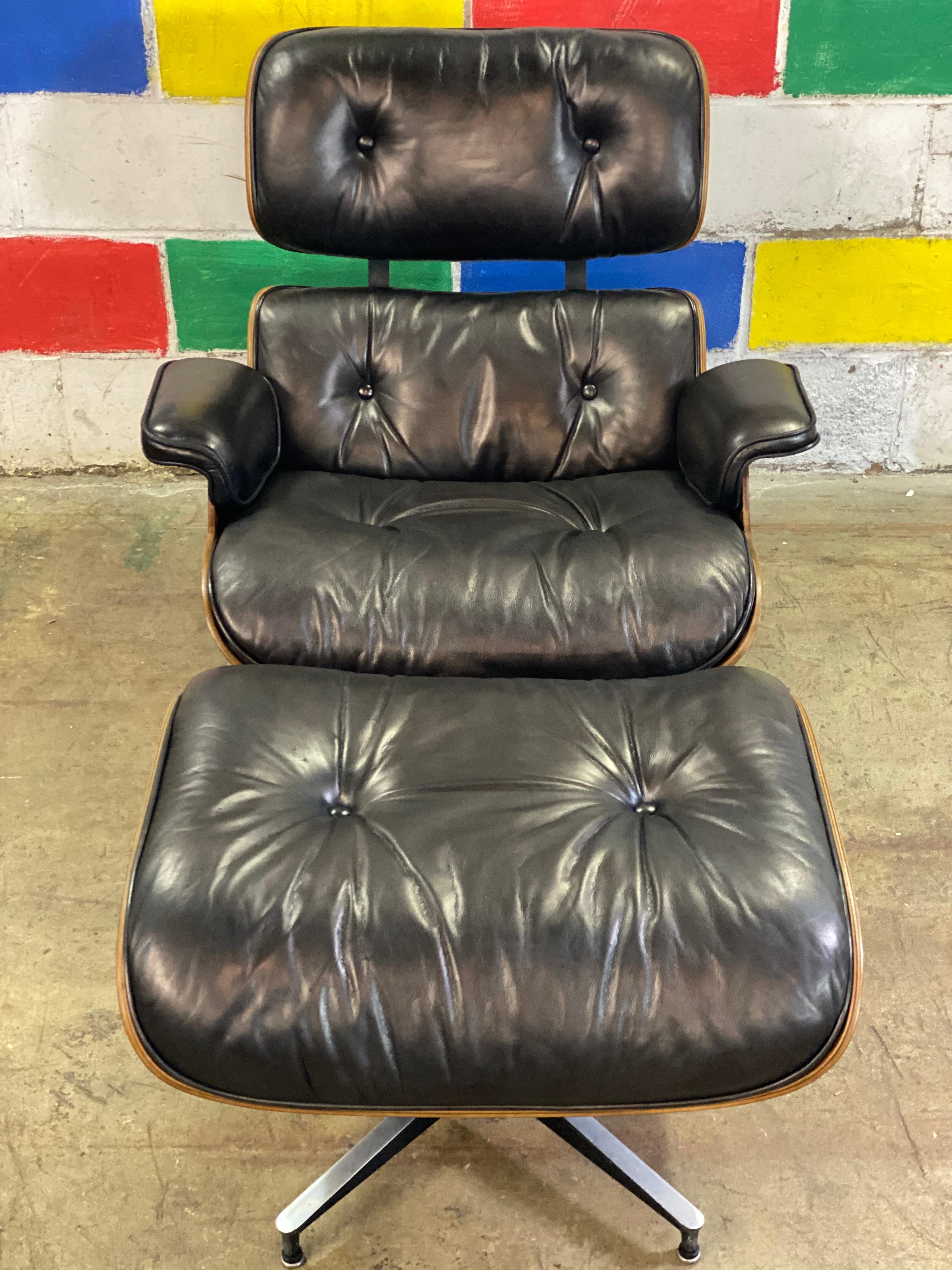 Mid-Century Modern Stunning Herman Miller Eames Lounge Chair and Ottoman