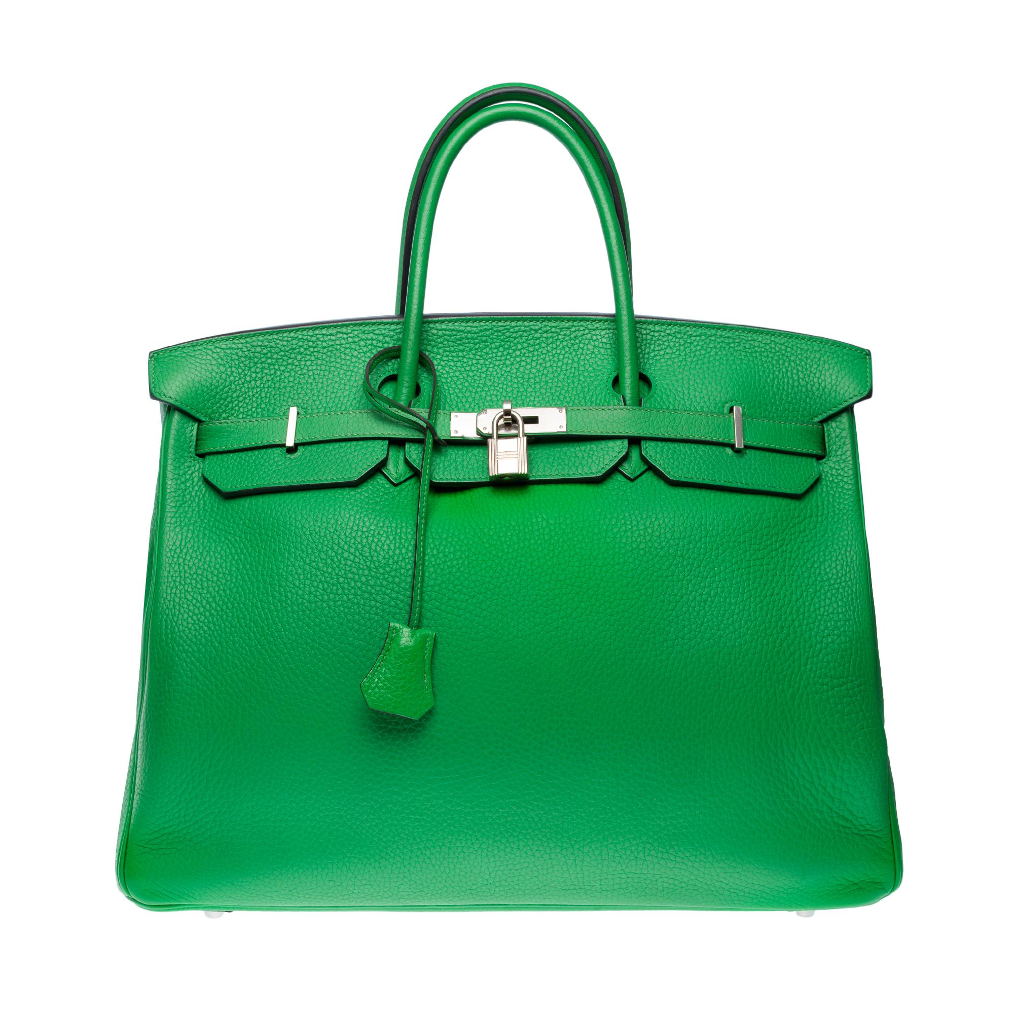 Stunning Hermes Birkin 40 handbag in Green Bamboo Togo leather, PHW In Excellent Condition For Sale In Paris, IDF