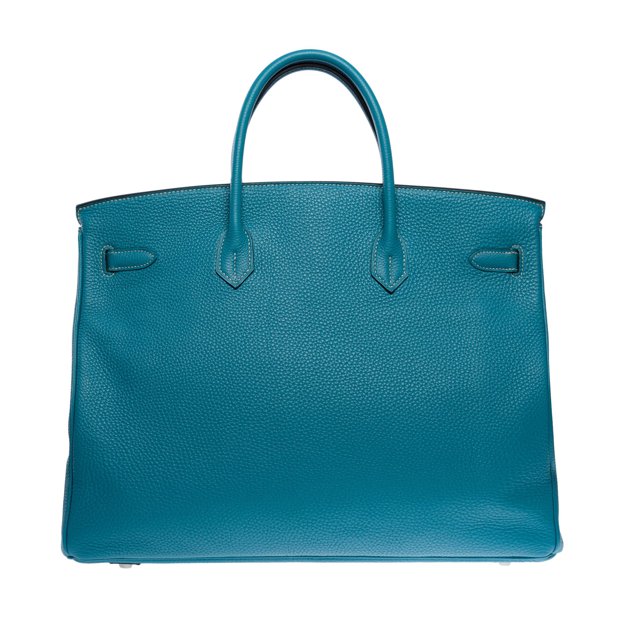 Stunning Hermes Birkin 40 handbag in Blue Jean Togo leather ,   palladium silver metal hardware, double handle in blue leather for a hand carry

Flap closure
Inner lining in blue leather, one zipped pocket, one patch pocket
Signature : 