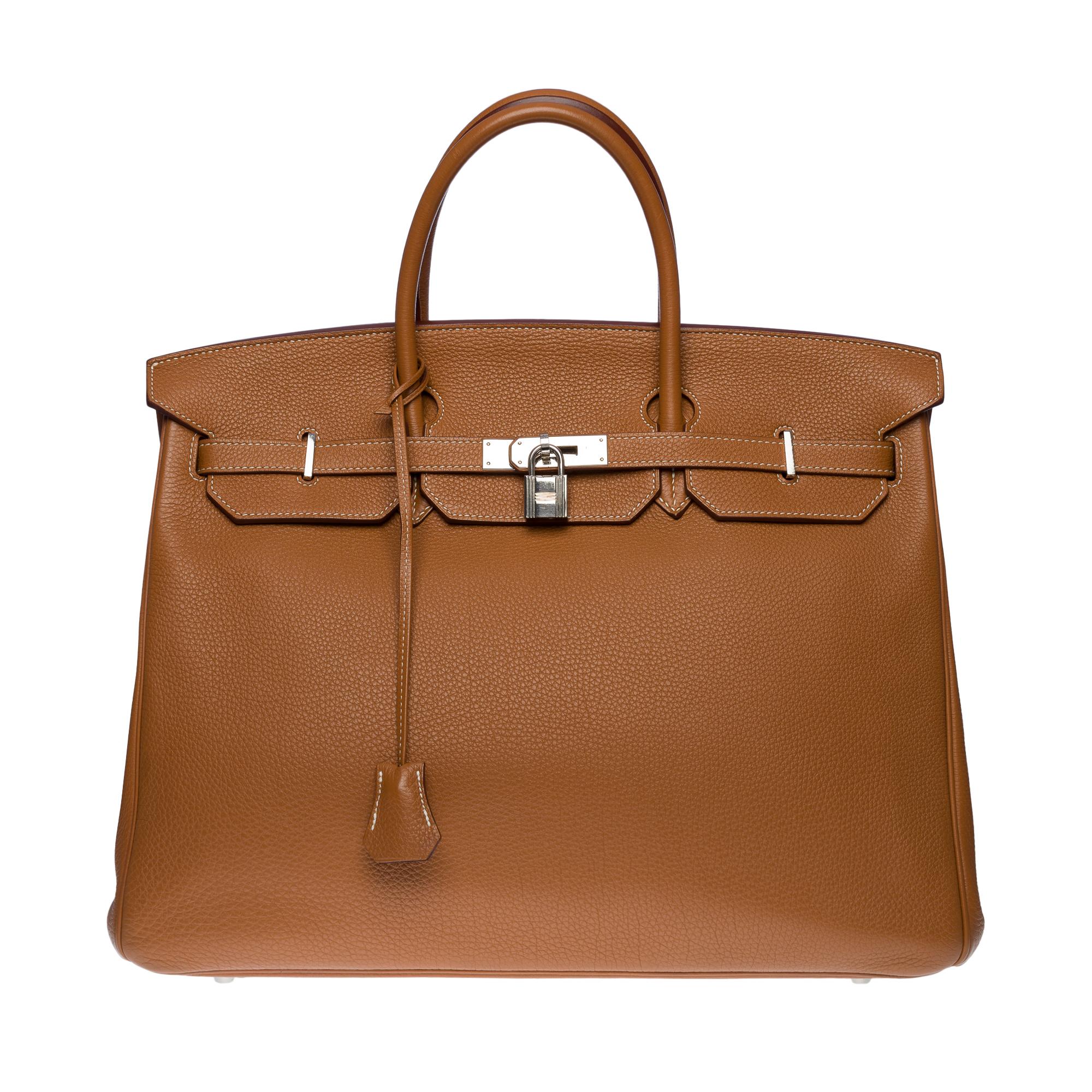 Beautiful Hermès Birkin 40 handbag in Togo Camel leather (Gold), palladium silver metal hardware, double handle in camel leather allowing a hand carry
Flap closure
Camel leather lining, one zippered pocket, one patch pocket
Signature: 