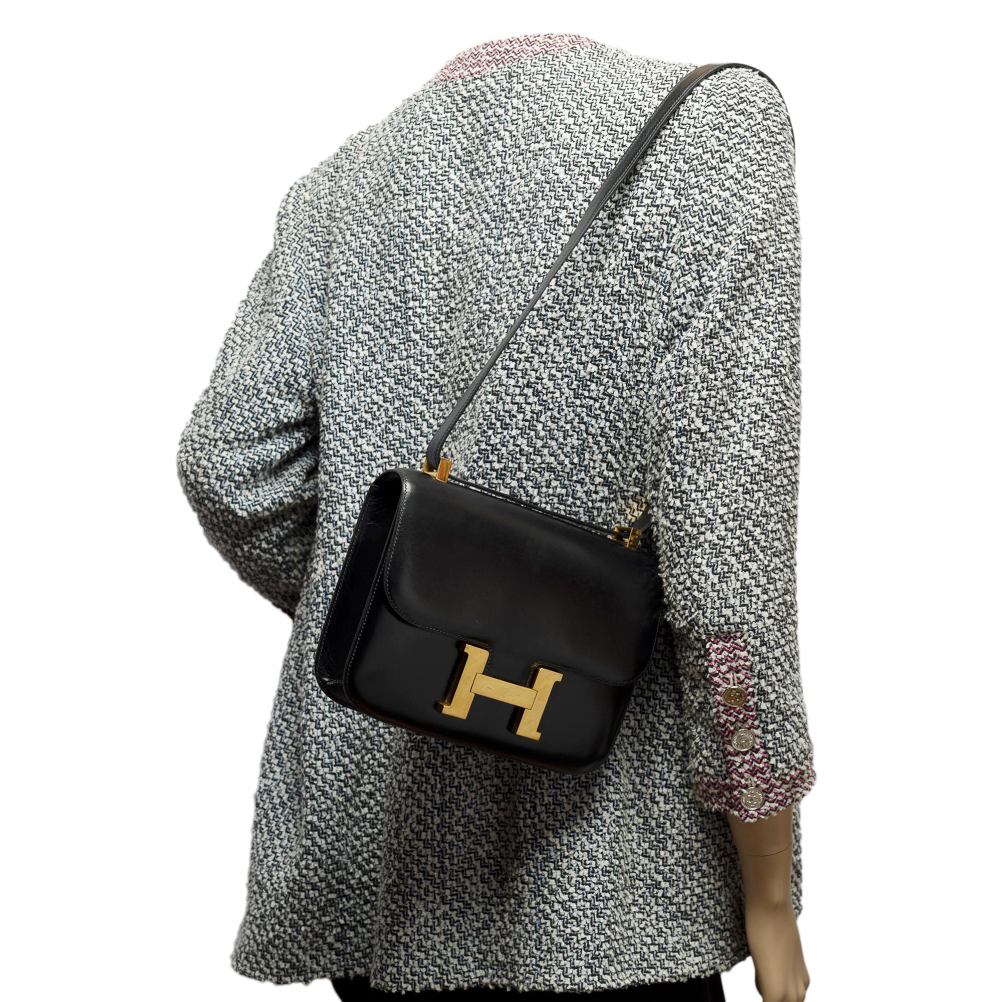 Stunning Hermes Constance 23 shoulder bag in black calfskin box leather, GHW 6