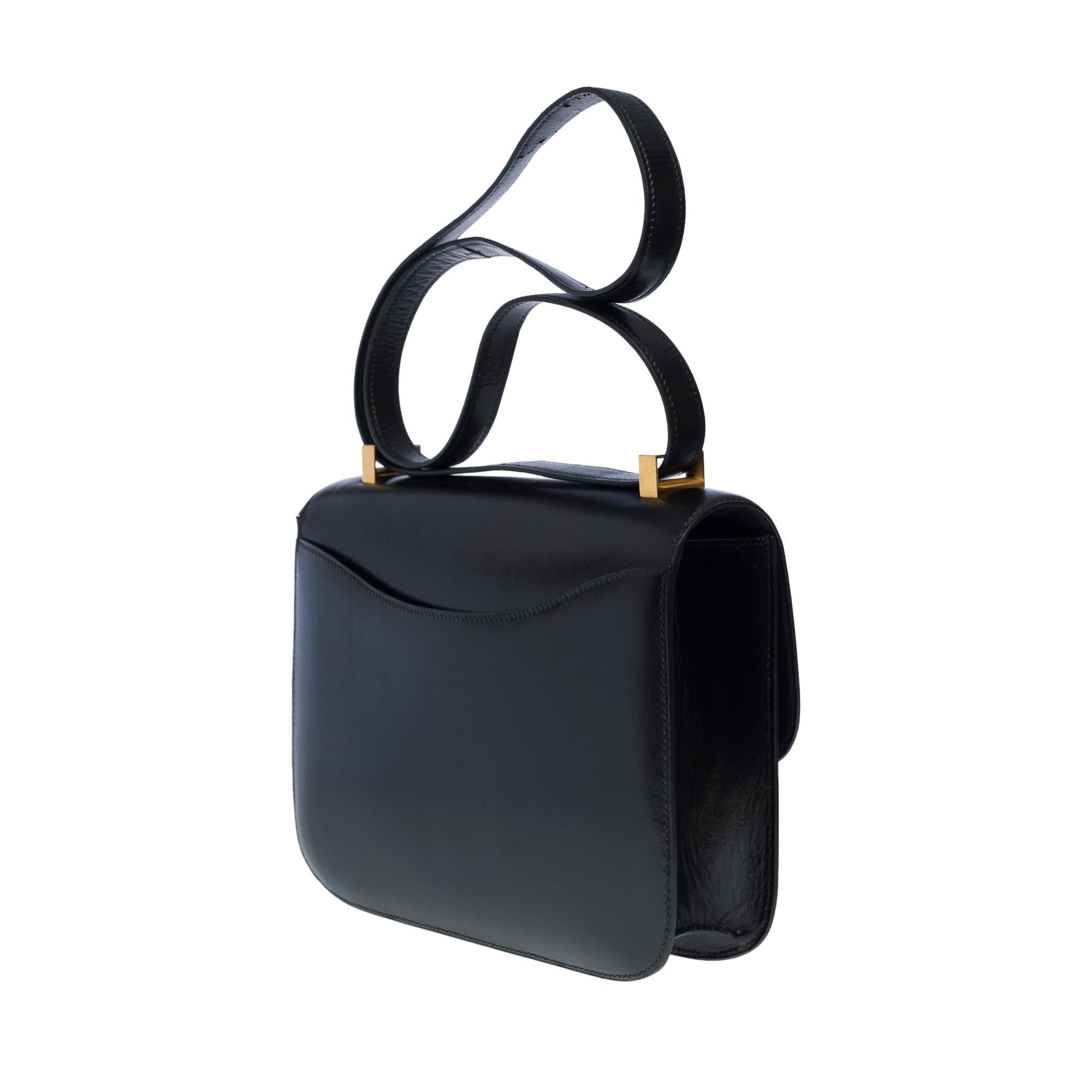 Stunning Hermes Constance 23 shoulder bag in black calfskin box leather, GHW In Good Condition In Paris, IDF