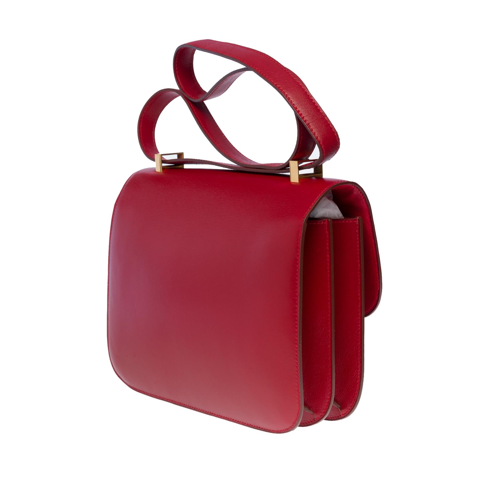 Stunning Hermes Constance 23 shoulder bag in burgundy boxcalf leather, GHW In Good Condition In Paris, IDF