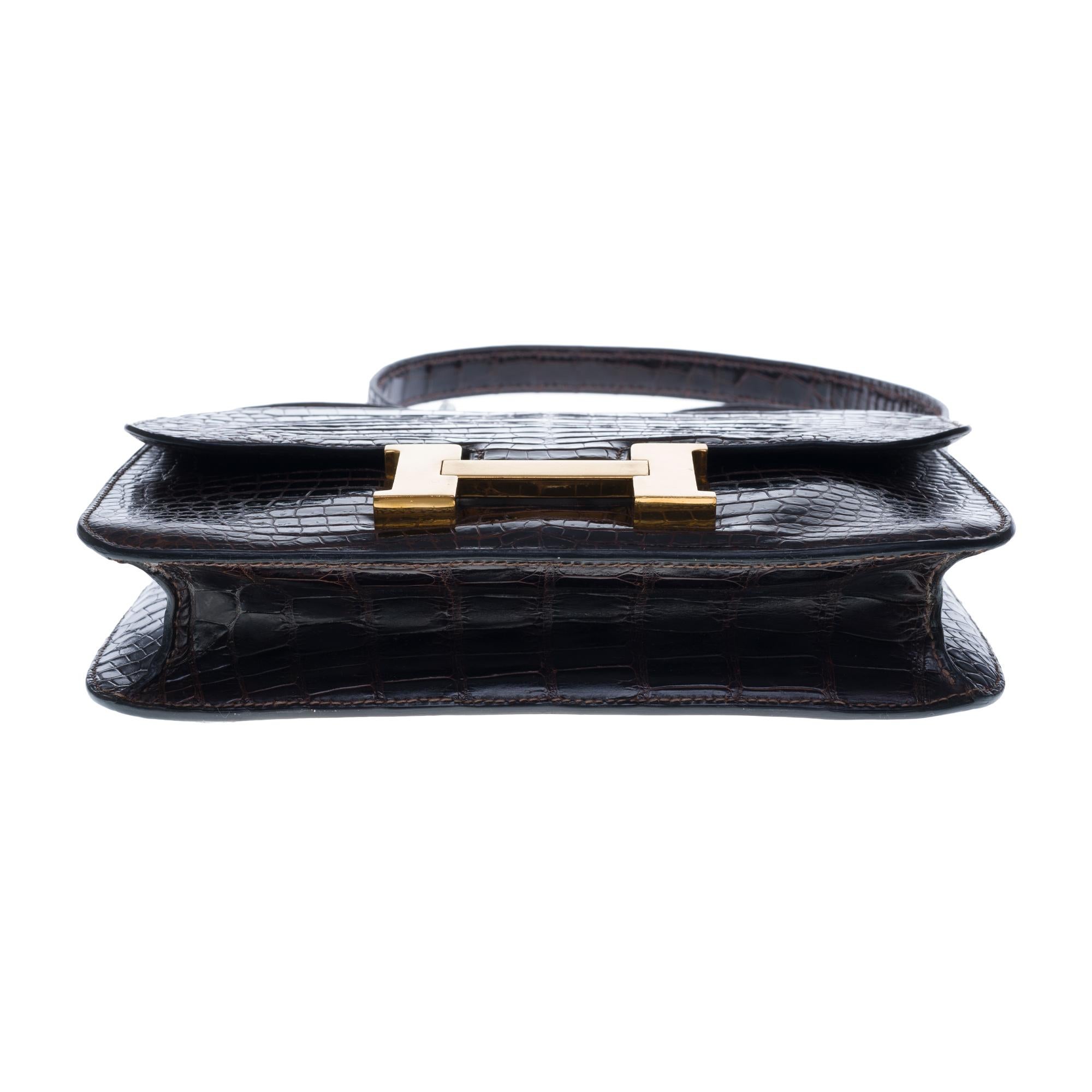 Stunning Hermès Constance shoulder bag in brown crocodile and gold hardware 4