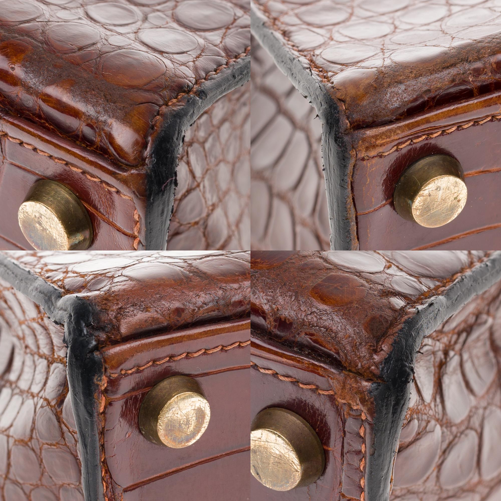 Stunning Hermes Kelly 35 handbag in Brown Crocodile Leather, golden hardware 5