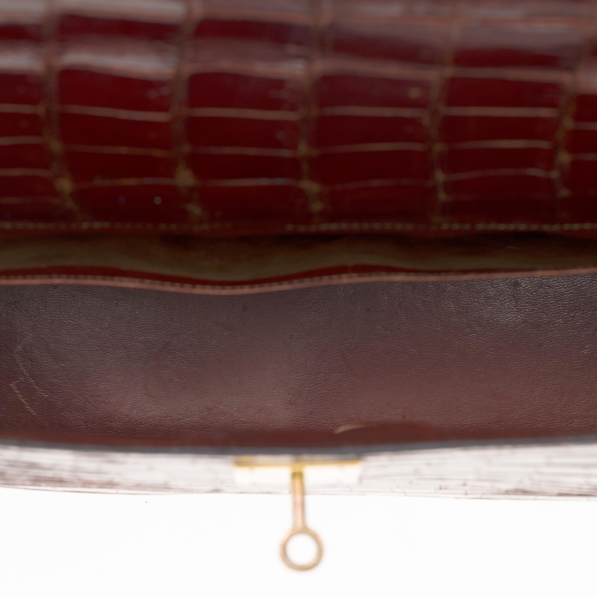 Stunning Hermes Kelly 35 handbag in Brown Crocodile Leather, golden hardware 2