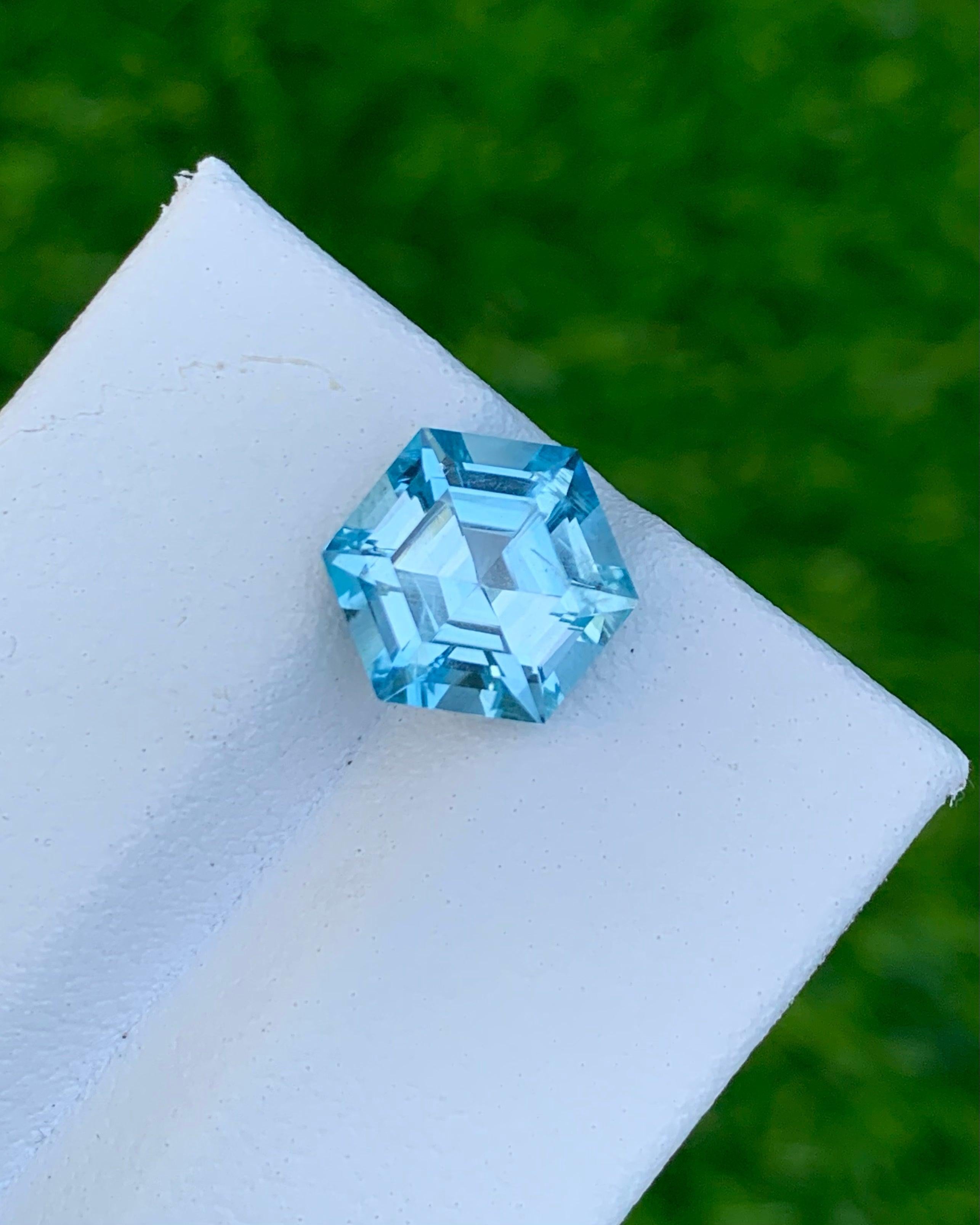 Stunning Hexagon Cut Swiss Blue Topaz of 3.95 carats from Africa has a wonderful cut in a Hexagon shape, incredible Blue color. Great brilliance. This gem is VVS  Clarity. 
Product Information:
GEMSTONE NAME: Stunning Hexagon Cut Swiss Blue