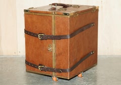 Stunning Holden Vintage & Classic Leather Car Trunk Drinks Picnic Decanter Set