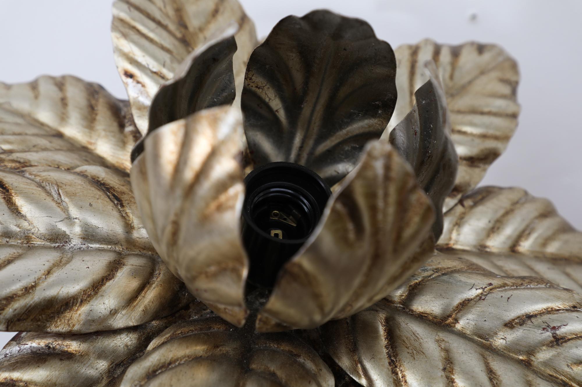 Stunning  1960s Hollywood Regency Gold Leaf Lily Pad Wall Sconces from Italy For Sale 13