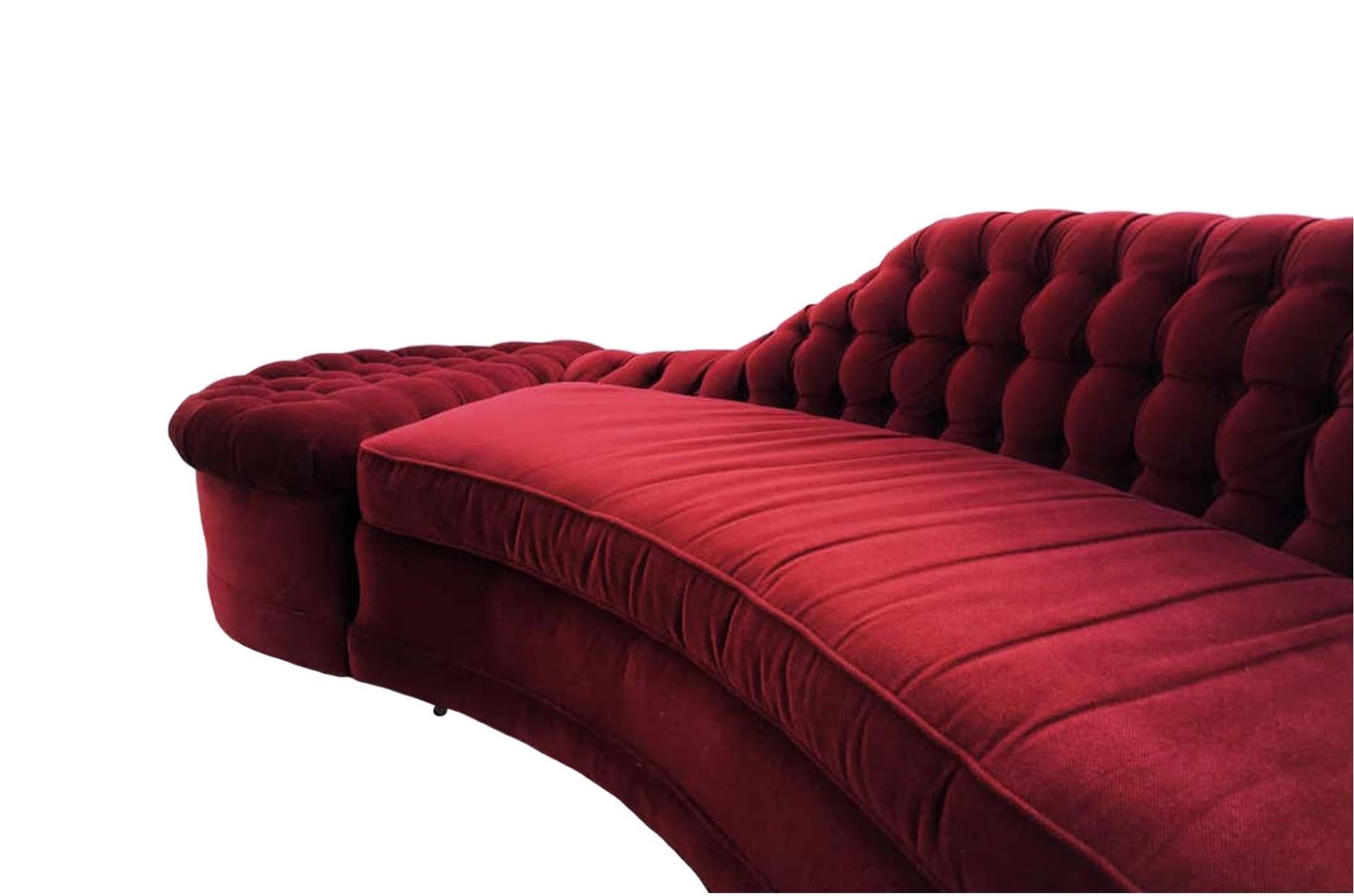 Atemberaubendes getuftetes 2-teiliges geschwungenes Sechsteiliges Sofa im Hollywood-Regency-Stil (amerikanisch) im Angebot