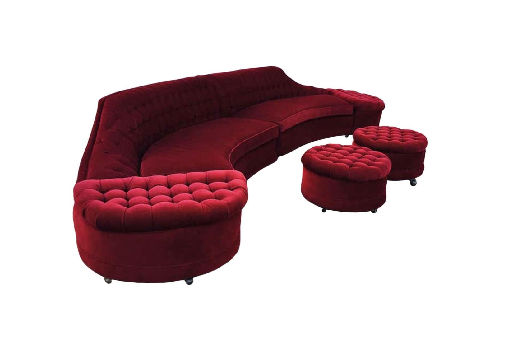 Atemberaubendes getuftetes 2-teiliges geschwungenes Sechsteiliges Sofa im Hollywood-Regency-Stil (20. Jahrhundert) im Angebot