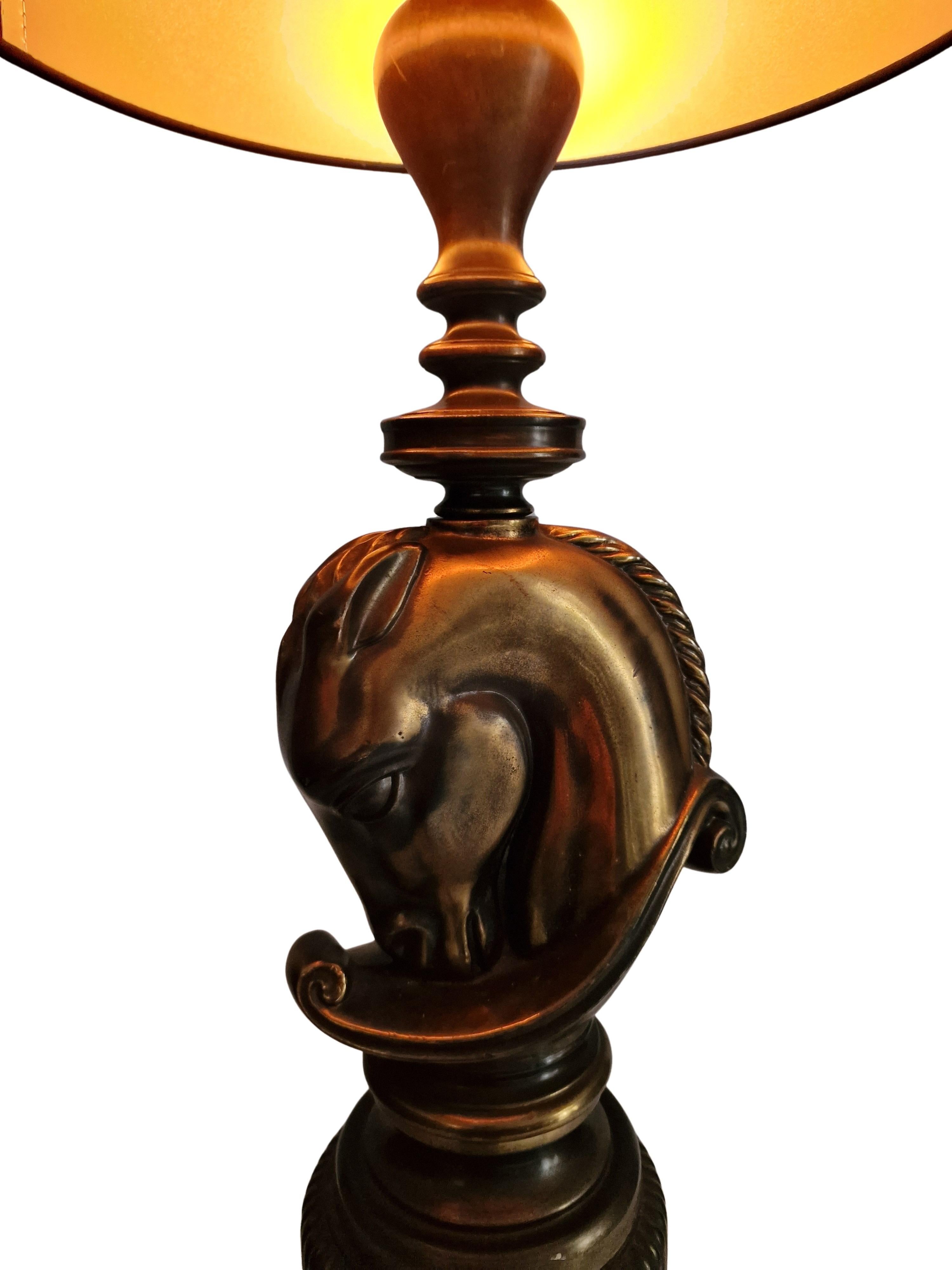Impresionante lámpara de mesa caballo latón macizo, ecuestre hollywood regency años 70 Francia en venta 2