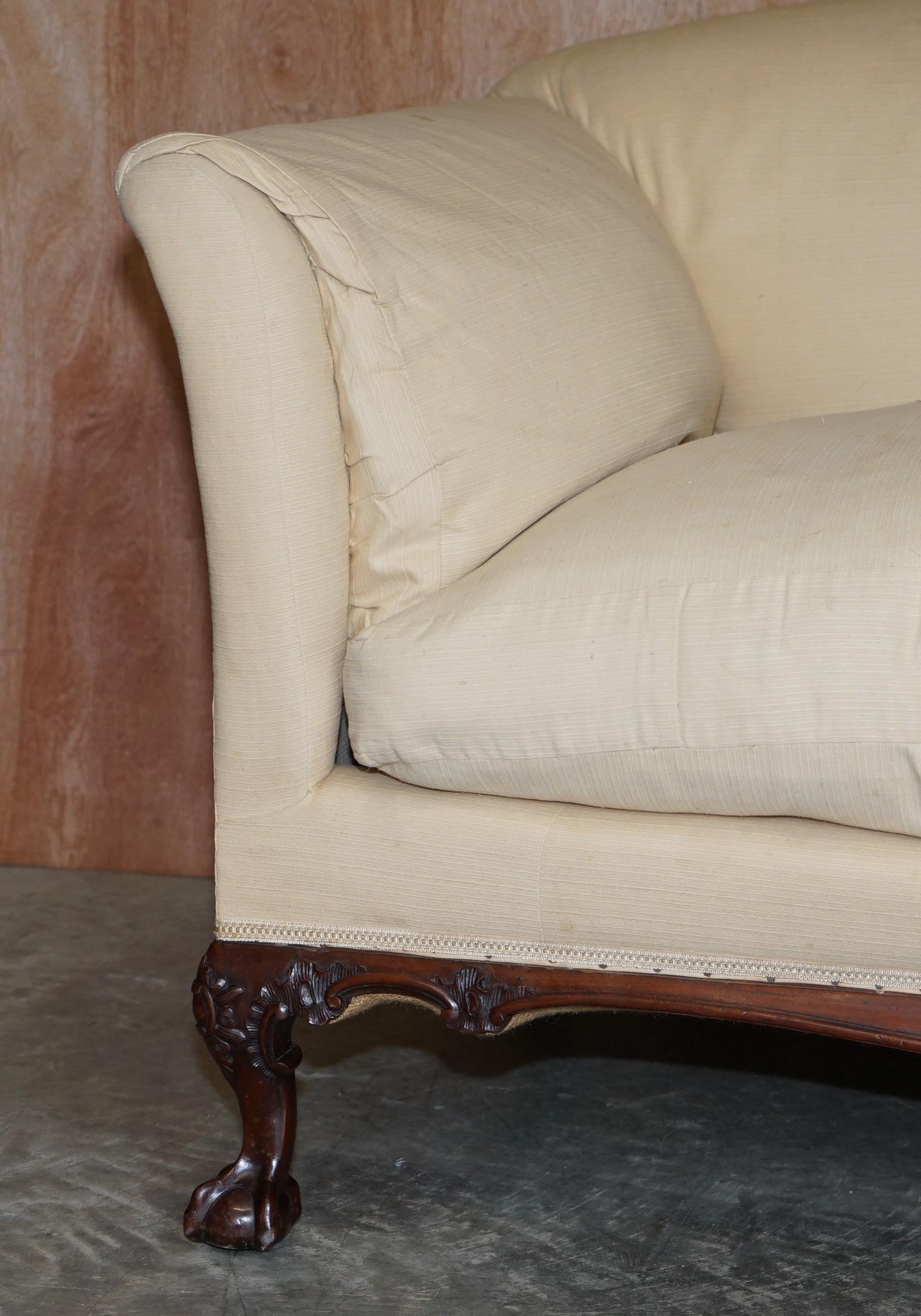 English Stunning Howard & Sons Victorian Walnut Framed Claw & Ball Legs Hand Carved Sofa
