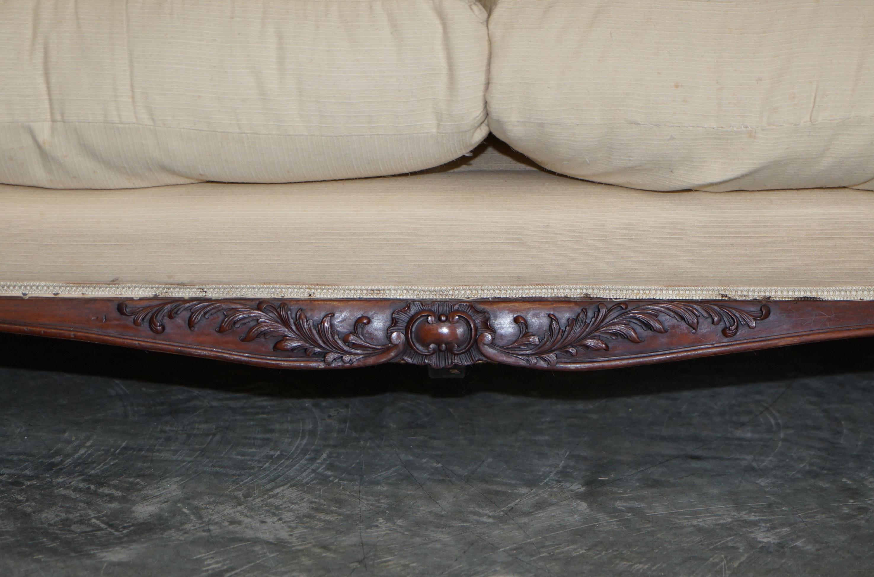 Hand-Crafted Stunning Howard & Sons Victorian Walnut Framed Claw & Ball Legs Hand Carved Sofa