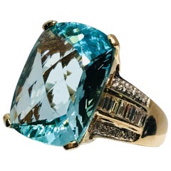 Stunning Huge 17.38 Carat Aquamarine Diamond Yellow Gold Ring