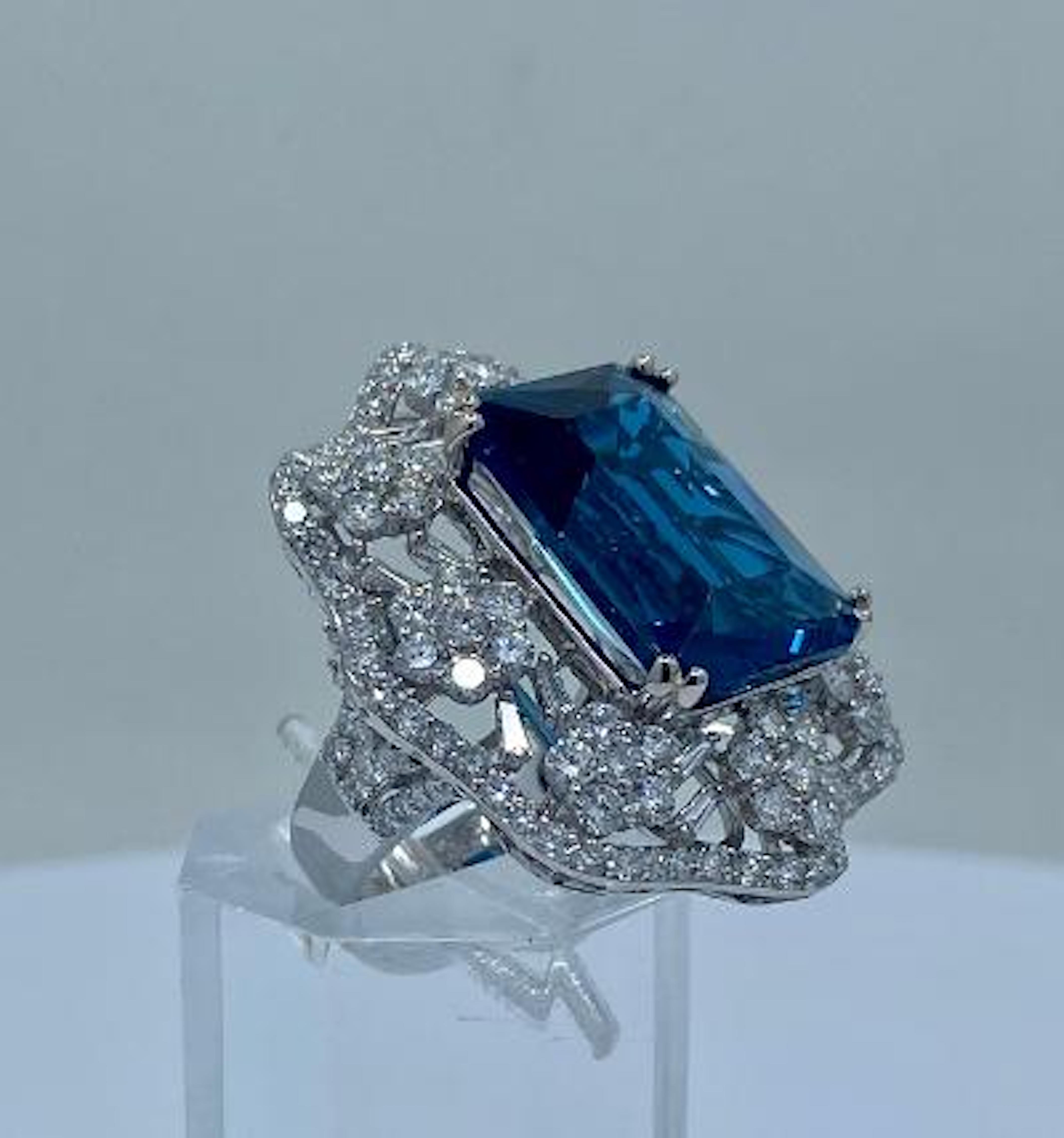 Stunning Huge 23.71 Carat London Blue Topaz and Diamond 18 Karat Cocktail Ring In Excellent Condition In Tustin, CA