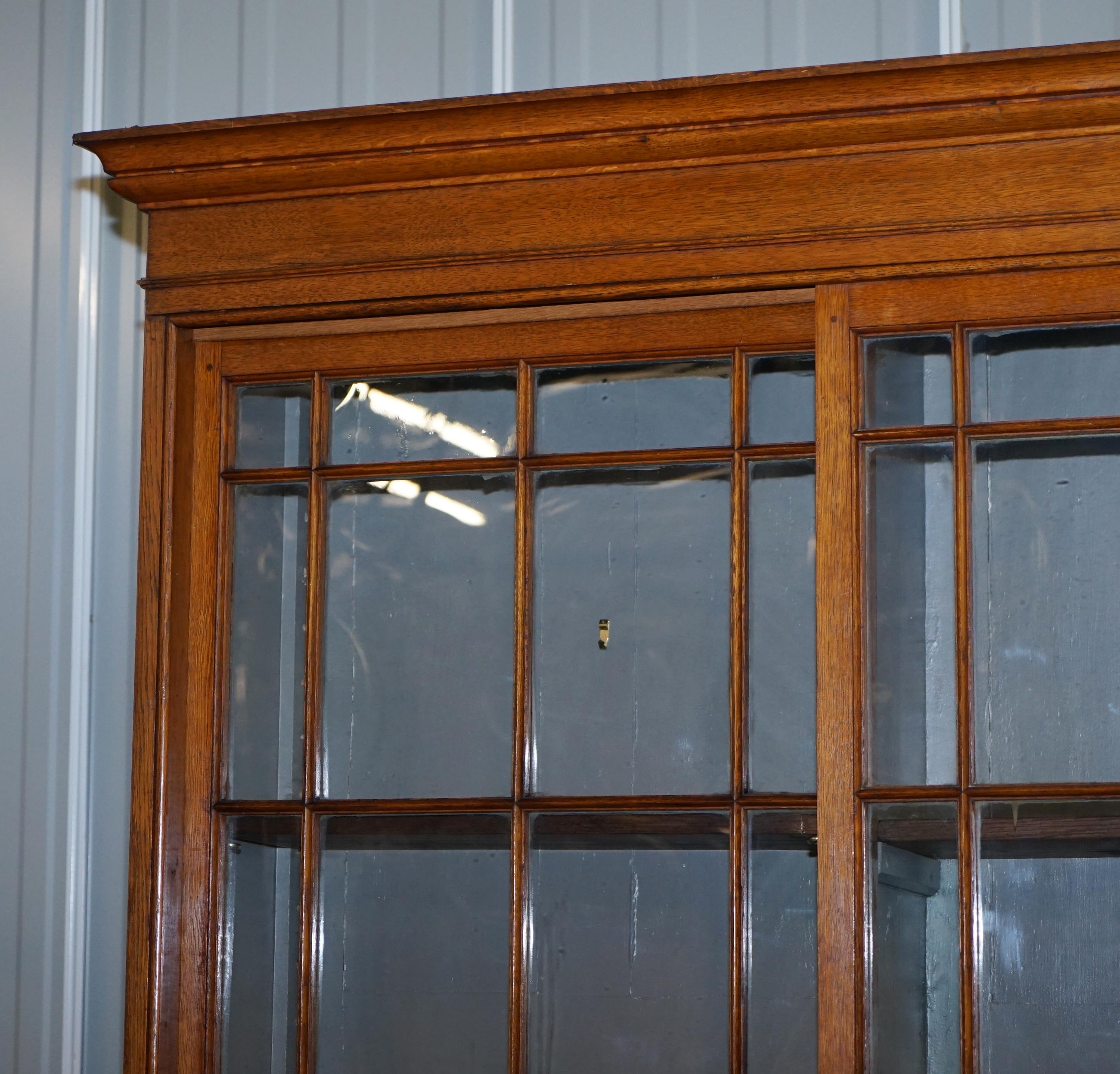 Stunning Huge Tall, Victorian Oak Library Bookcase Sliding Glass Doors In Good Condition In West Sussex, Pulborough