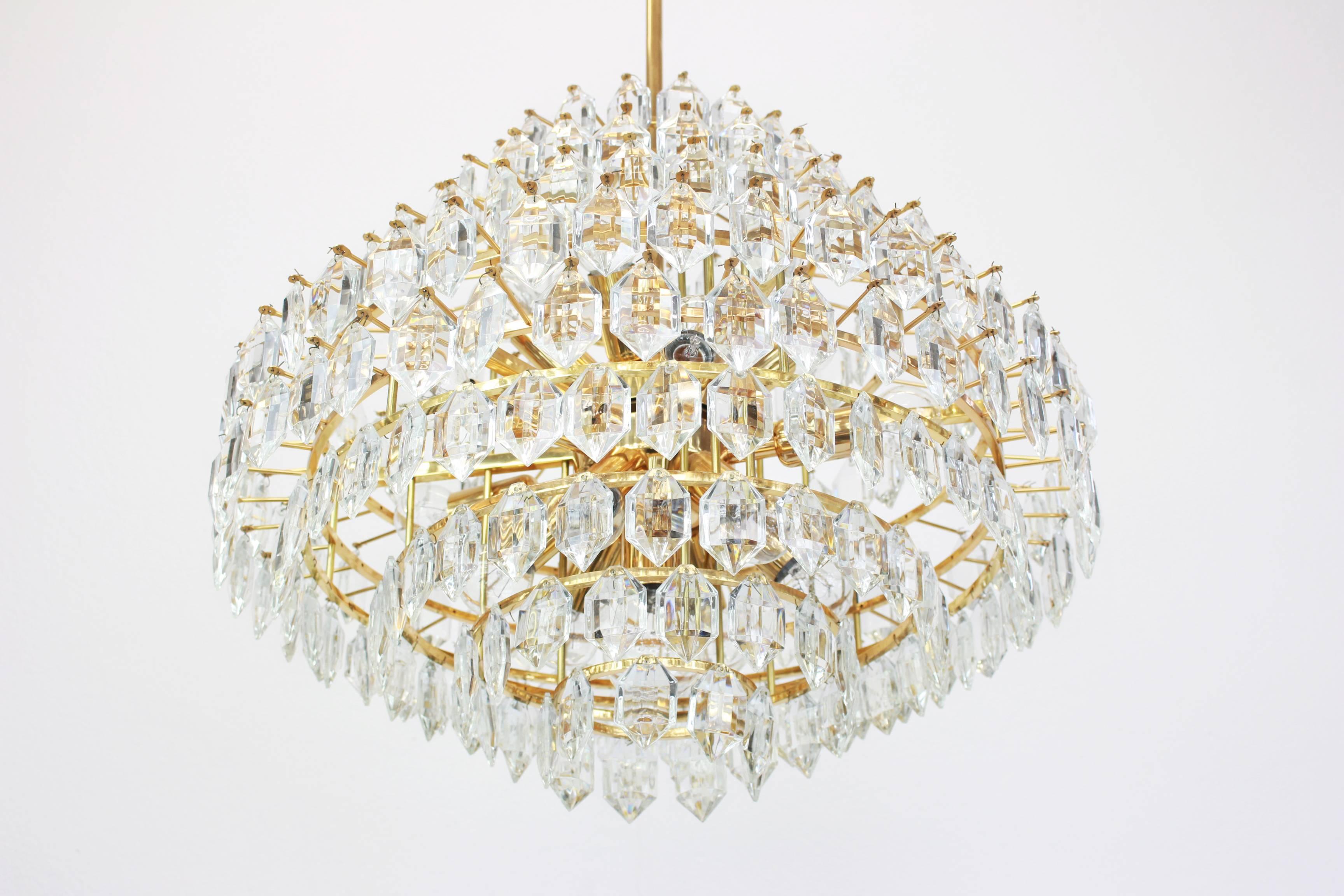 Mid-20th Century Stunning Huge Bakalowits Chandelier, Brass and Crystal Glass, Austria, 1960s