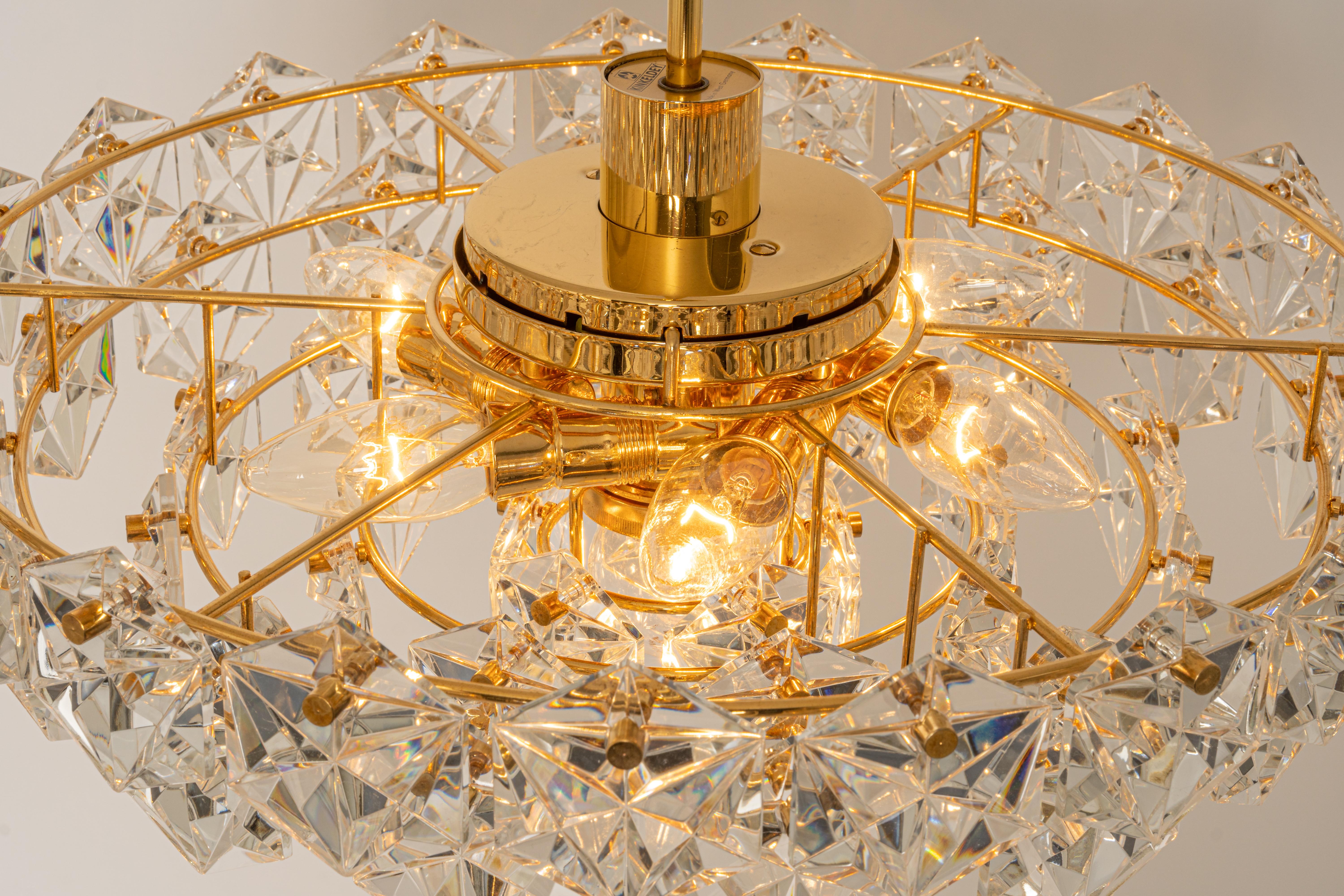 Stunning Large Chandelier, Brass and Crystal Glass by Kinkeldey, Germany, 1970s In Good Condition For Sale In Aachen, NRW