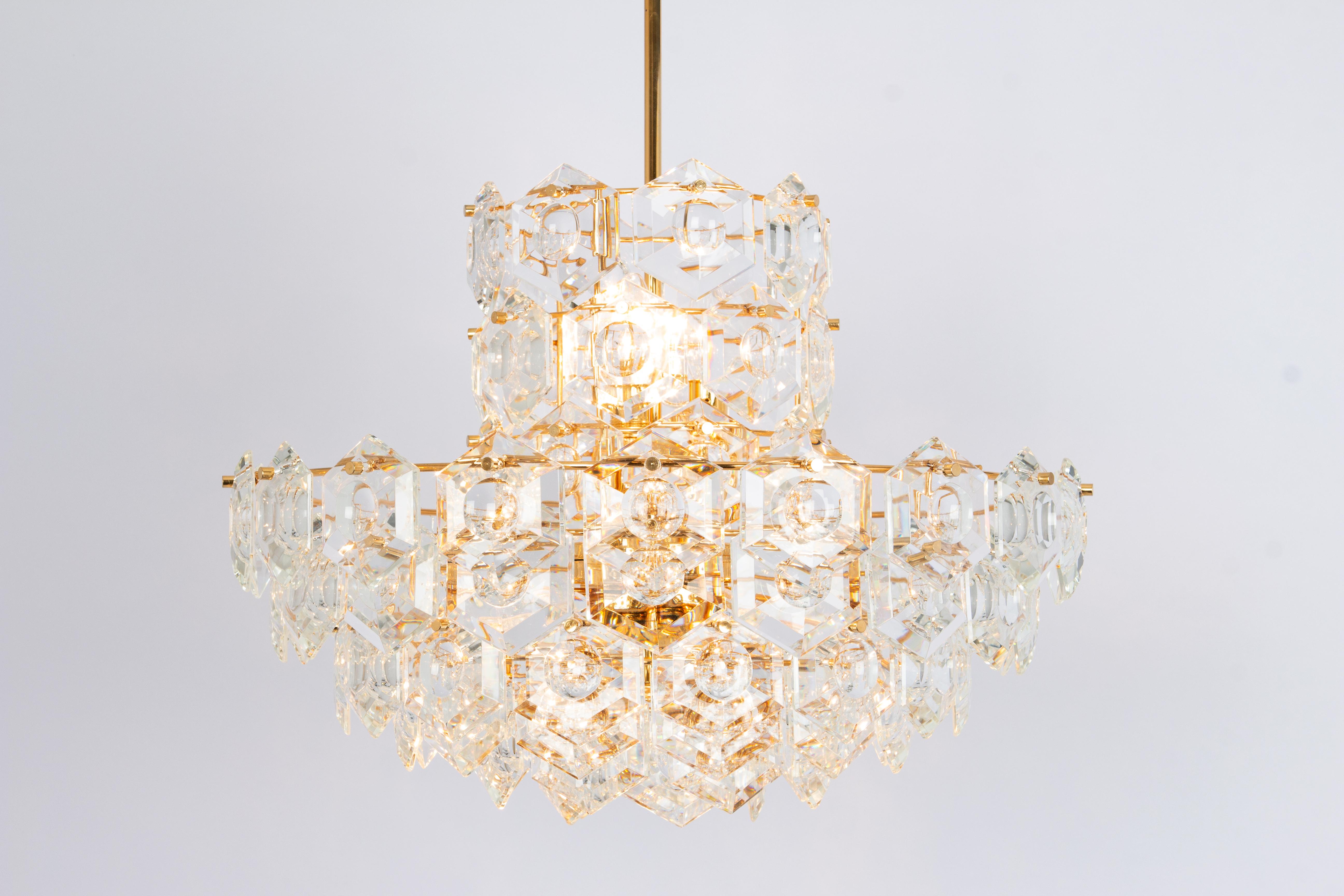 Stunning Huge Chandelier, Brass and Crystal Glass by Kinkeldey, Germany, 1970s In Good Condition For Sale In Aachen, NRW