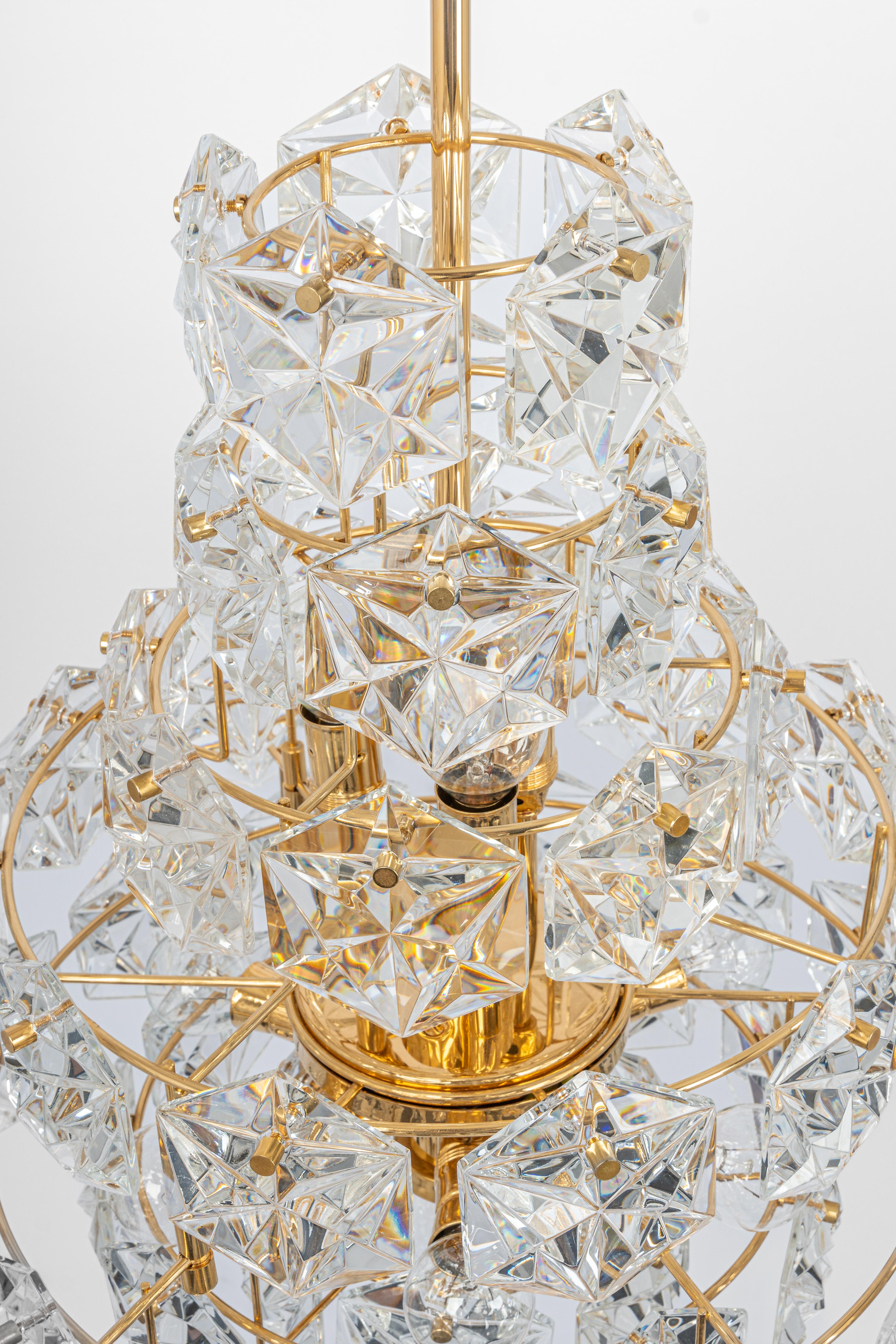 Atemberaubender, riesiger Kronleuchter aus Messing und Kristallglas von Kinkeldey, Deutschland, 1970er Jahre (Ende des 20. Jahrhunderts) im Angebot