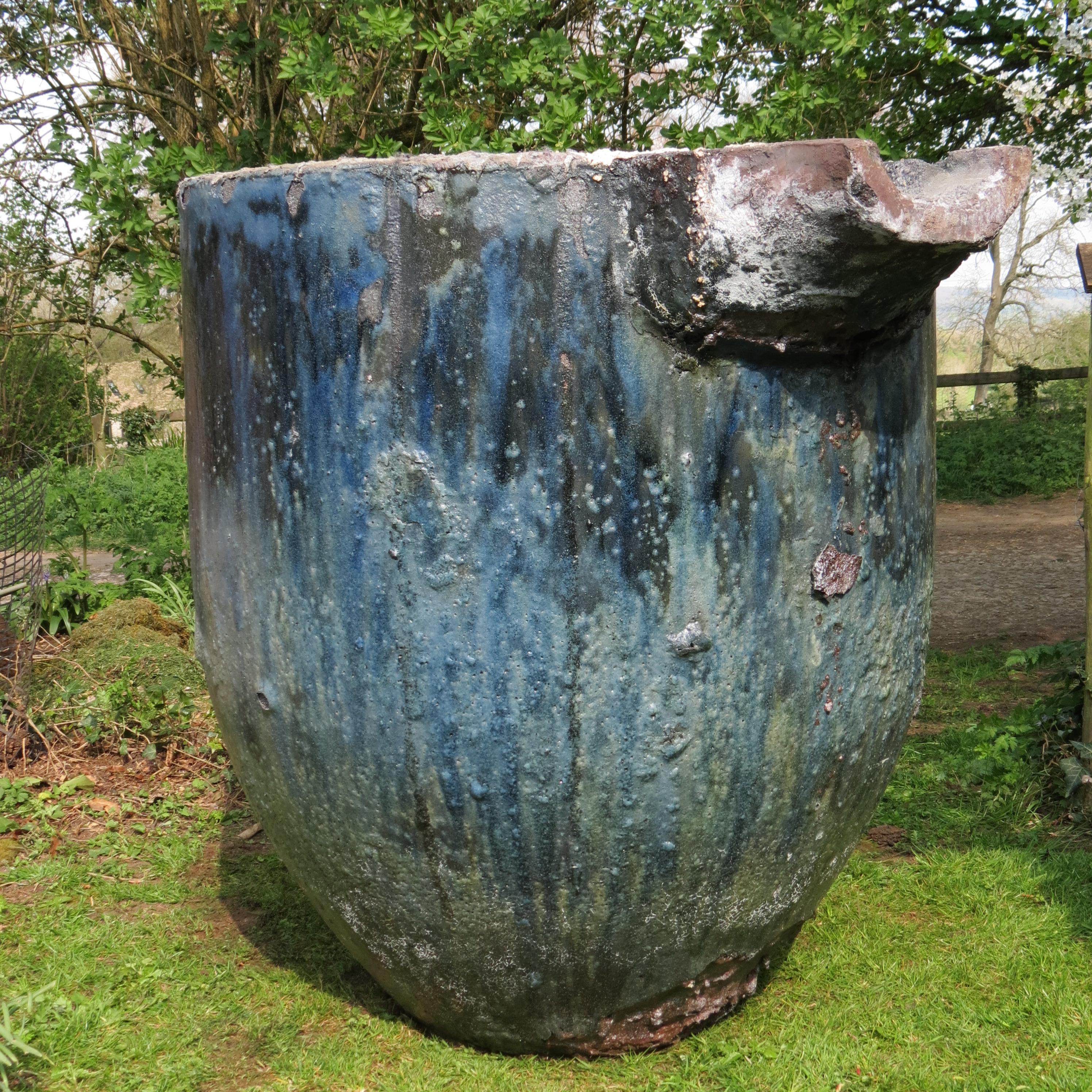 Stunning Huge Foundry Crucible Garden Planter Water Feature Blue 9