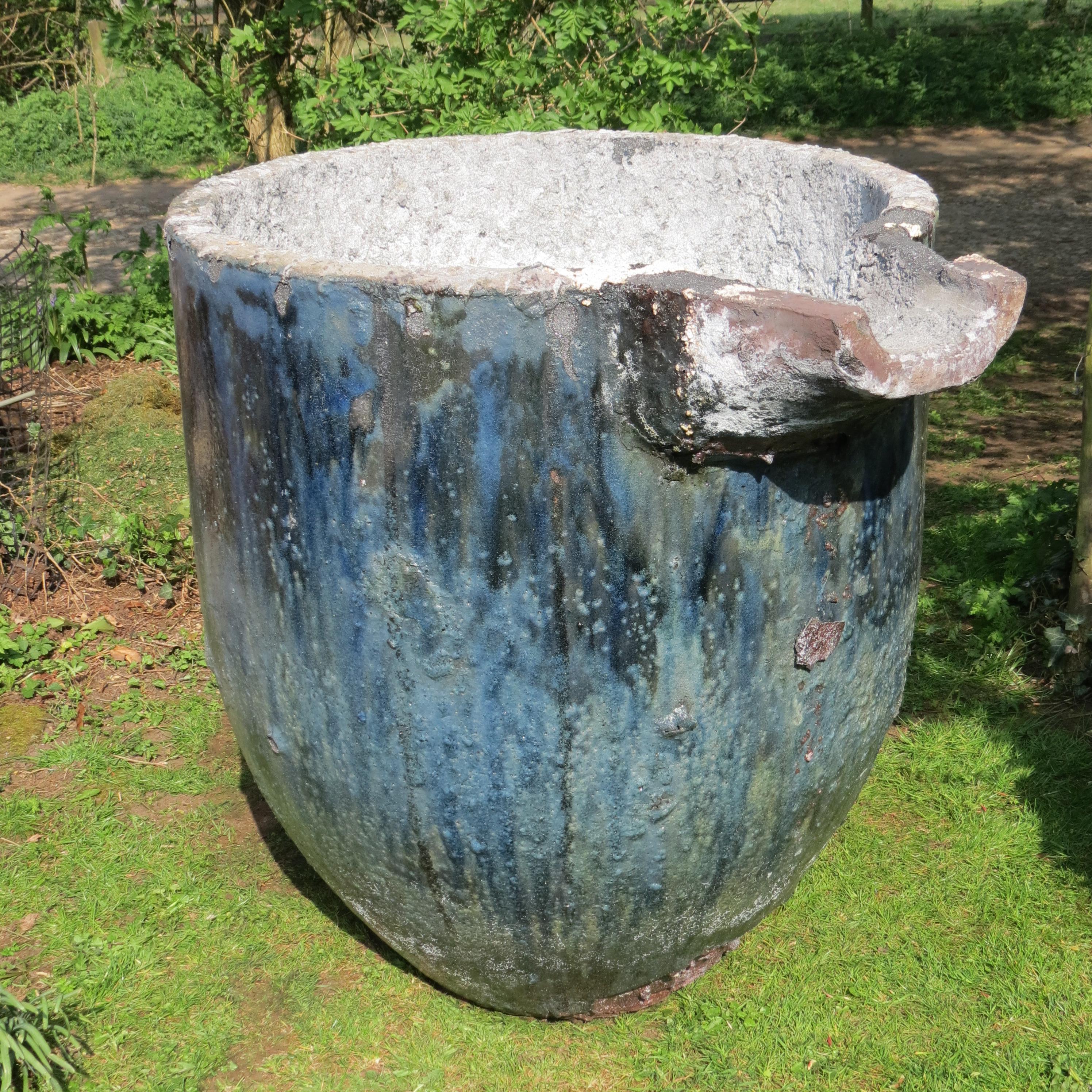 Stunning Huge Foundry Crucible Garden Planter Water Feature Blue 11