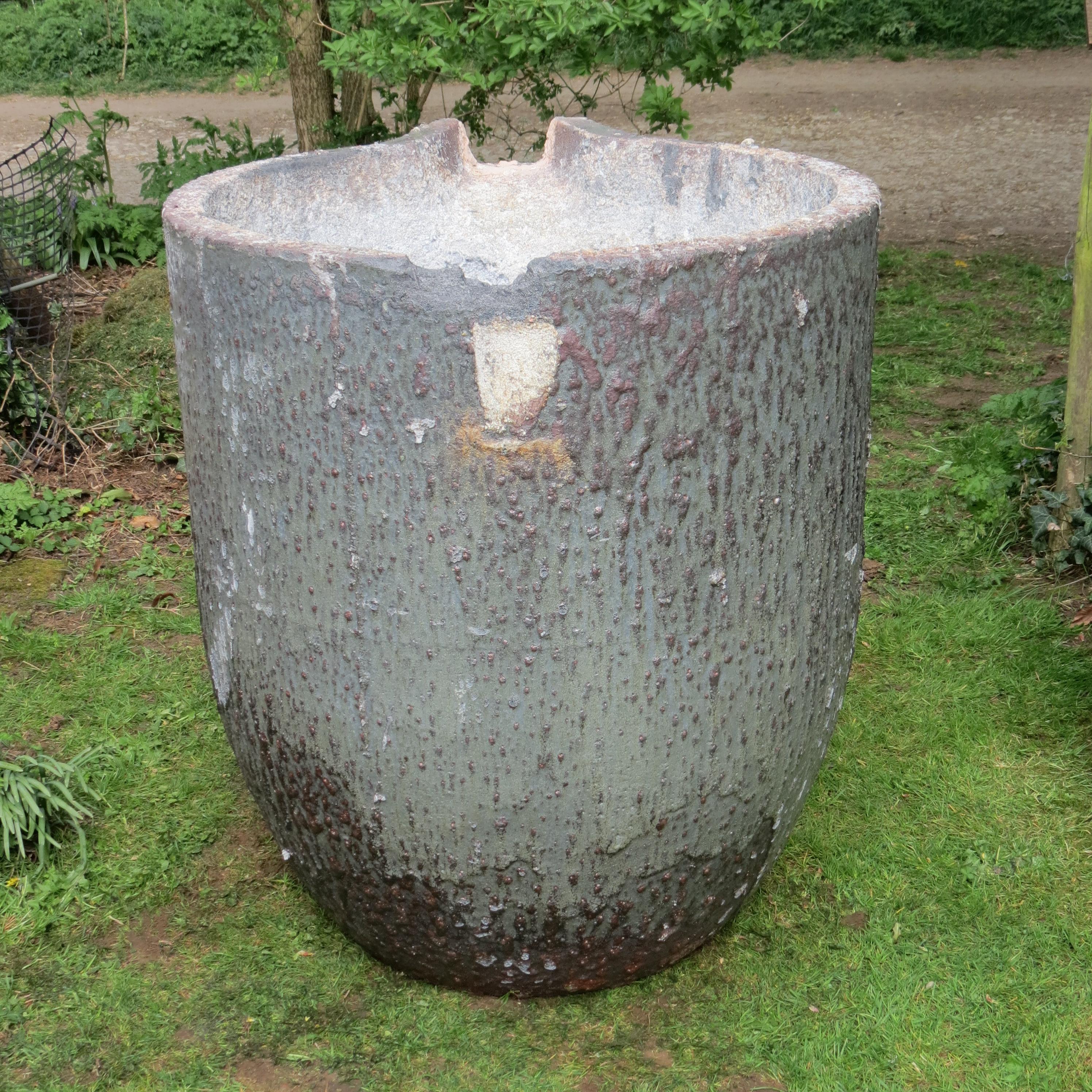 Stunning Huge Foundry Crucible Garden Planter Water Feature Brown 6