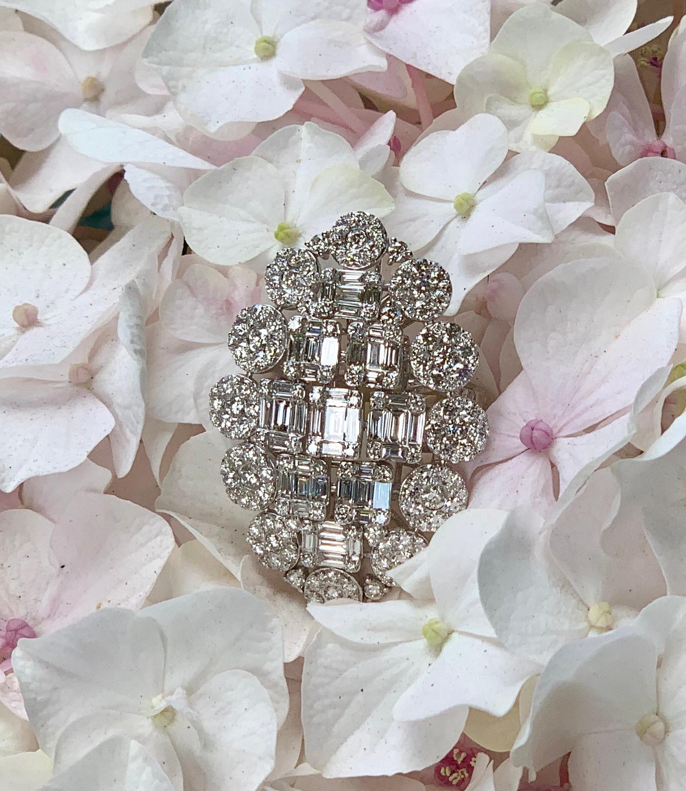 Huge Quality 8 Carat Modern Art Deco Design Diamond Cocktail Ring 18 Karat Gold 1