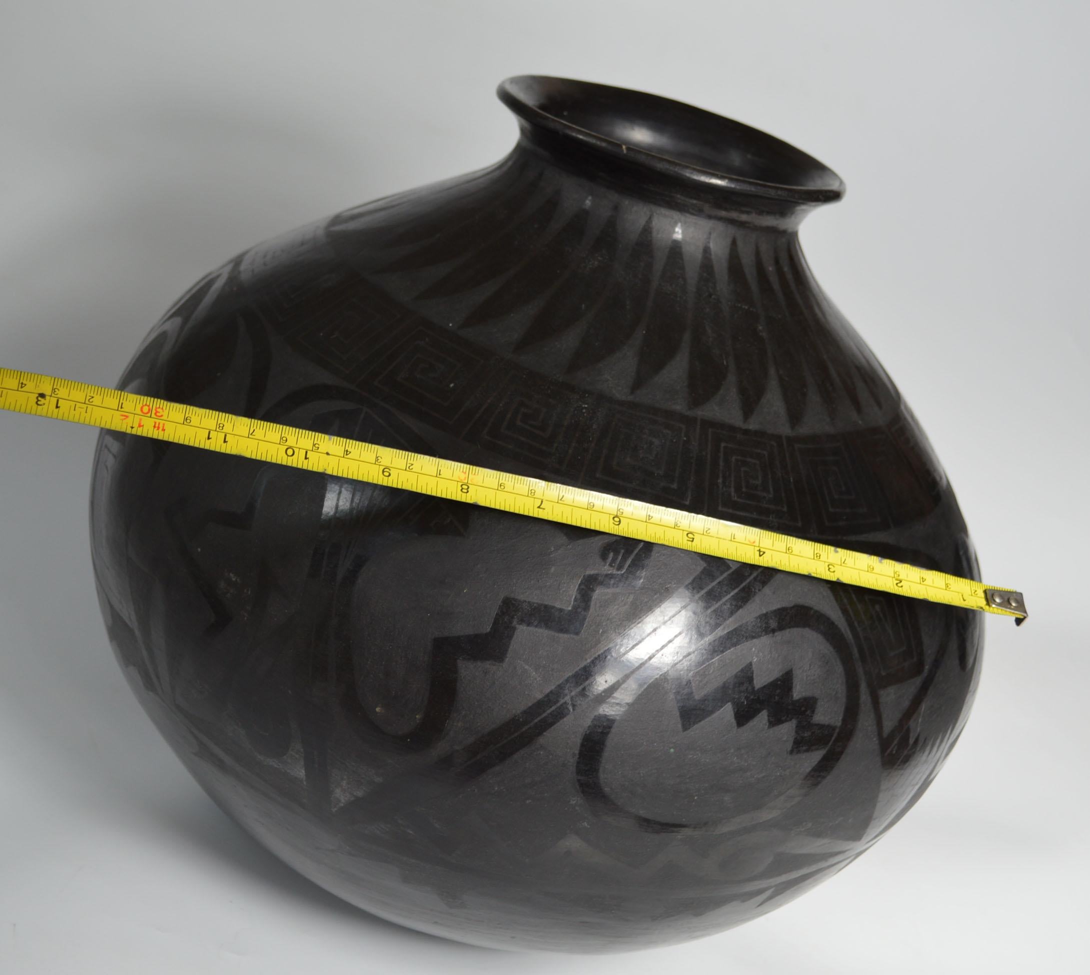 Stone Stunning Huge Vintage Mata Ortiz Blackware Vase Gloria Hernadez Interior Design For Sale