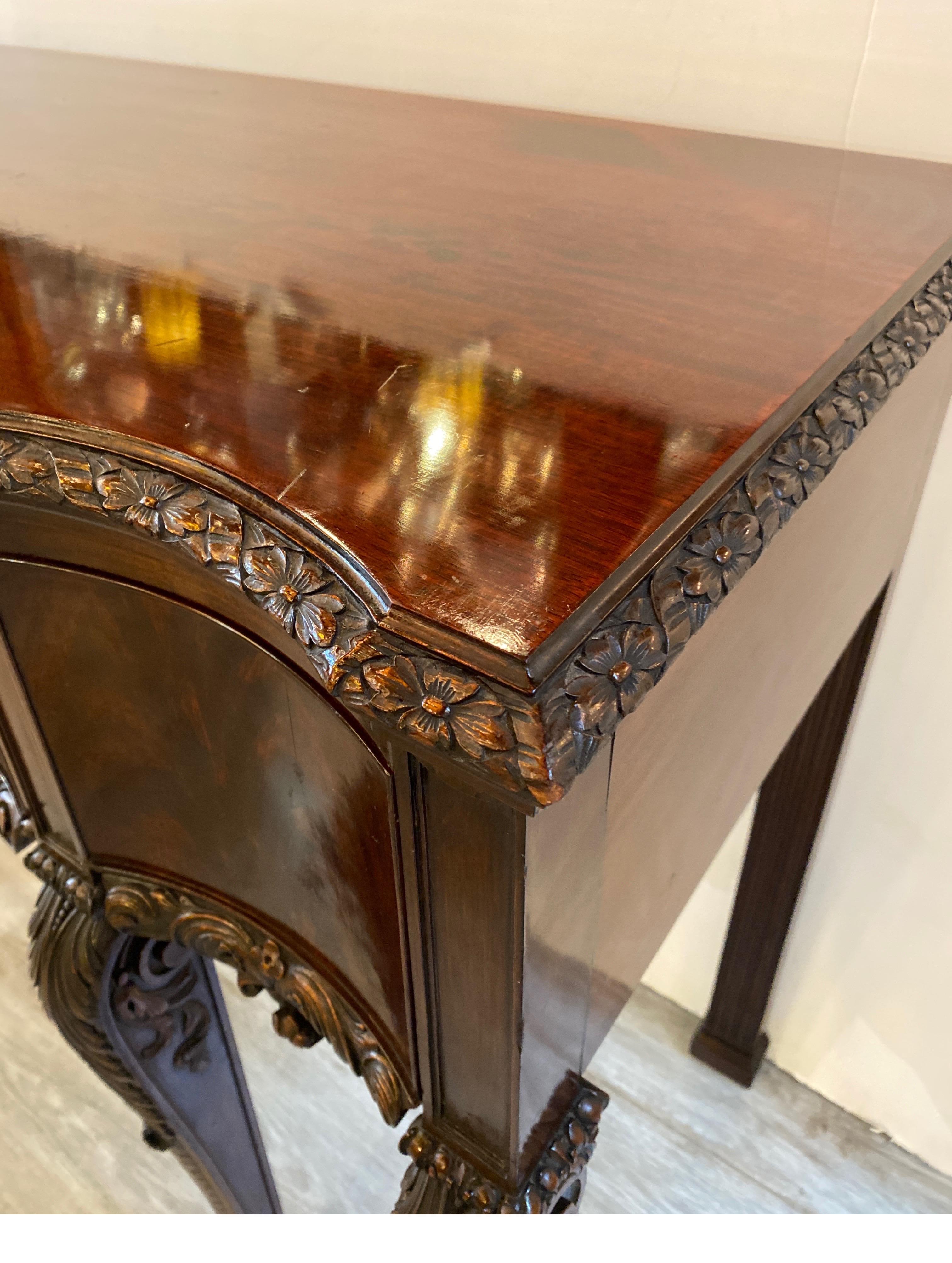 Stunning Irish Hand Carved Mahogany Console SIdeboard In Good Condition In Lambertville, NJ