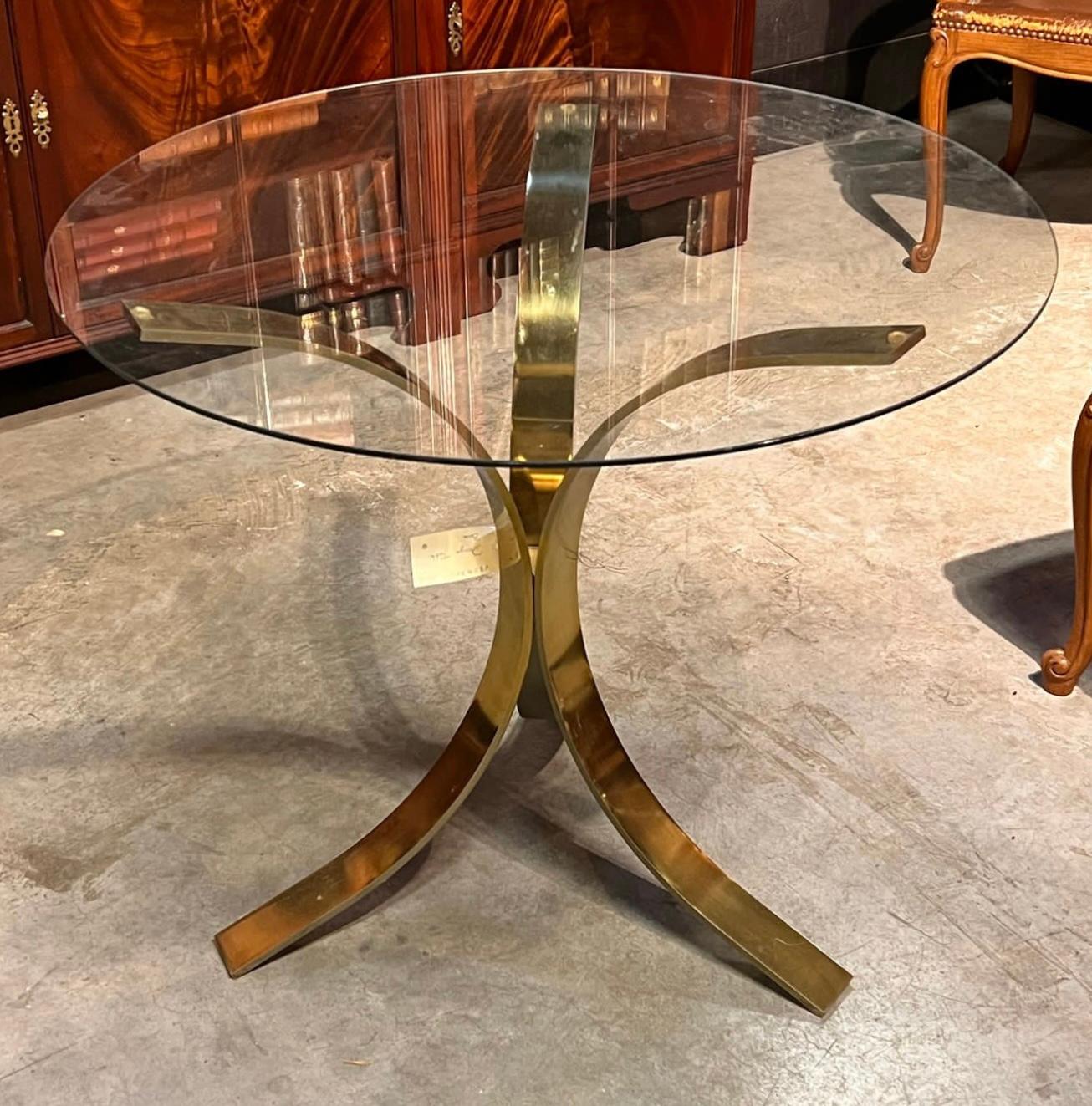 Hollywood Regency Superbe table italienne mi-siècle en laiton et verre d'Osvaldo Borsani en vente