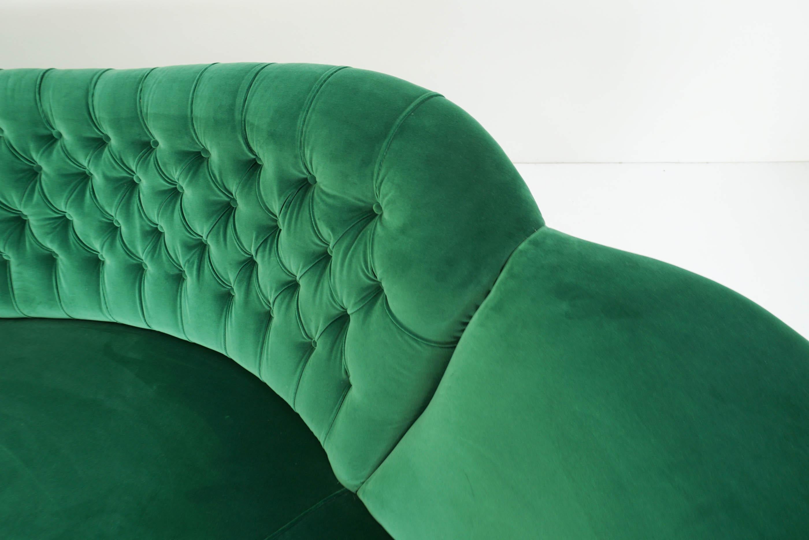 Mid-20th Century Italian Design 1950 Cozy Curved Sofa New Covered with Dedar Green Velvet
