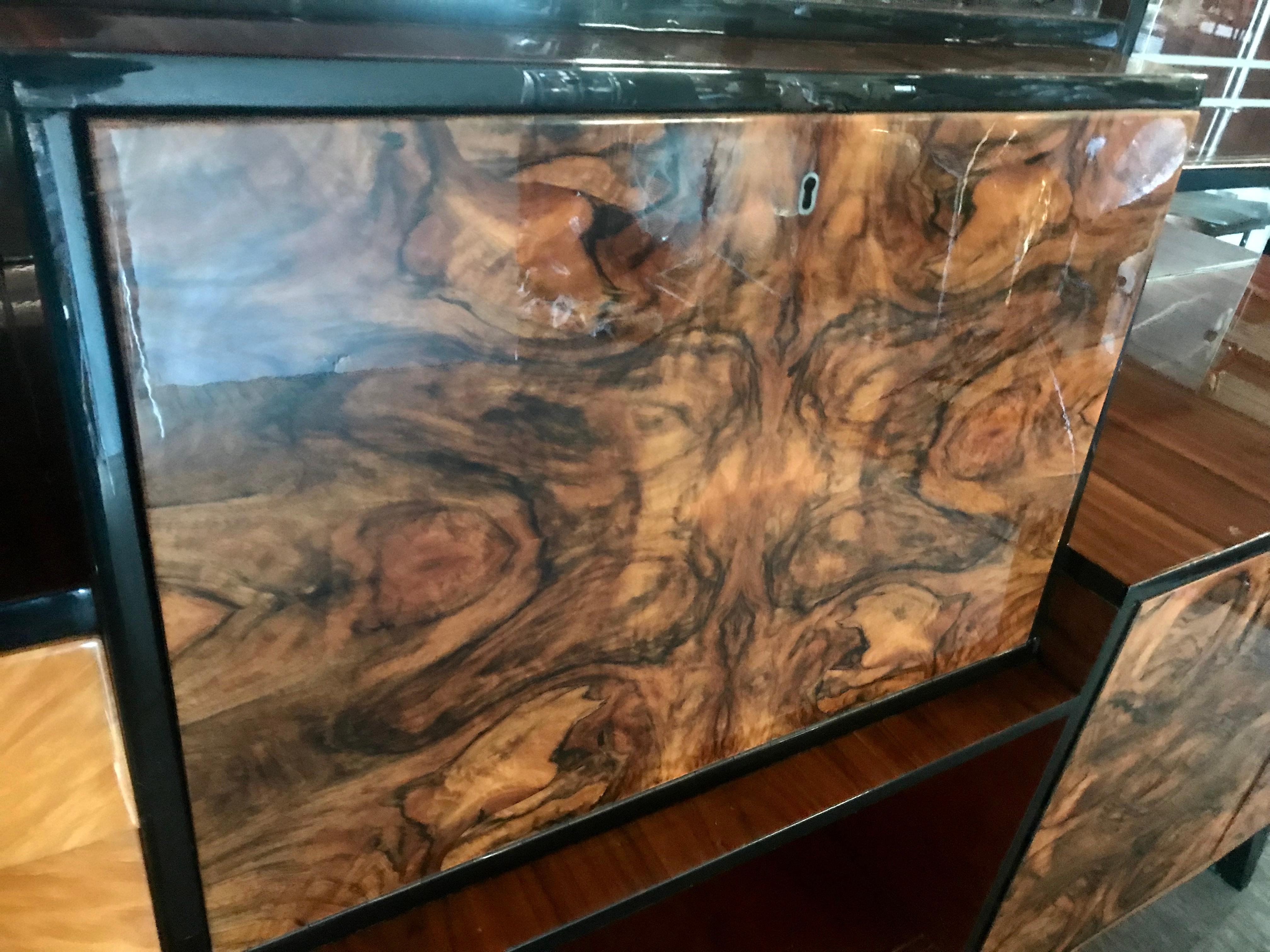 Stunning Modernist Exotic Burl Wood Cabinet/Bar Attributed to Osvaldo Borsani In Good Condition In Buffalo, NY