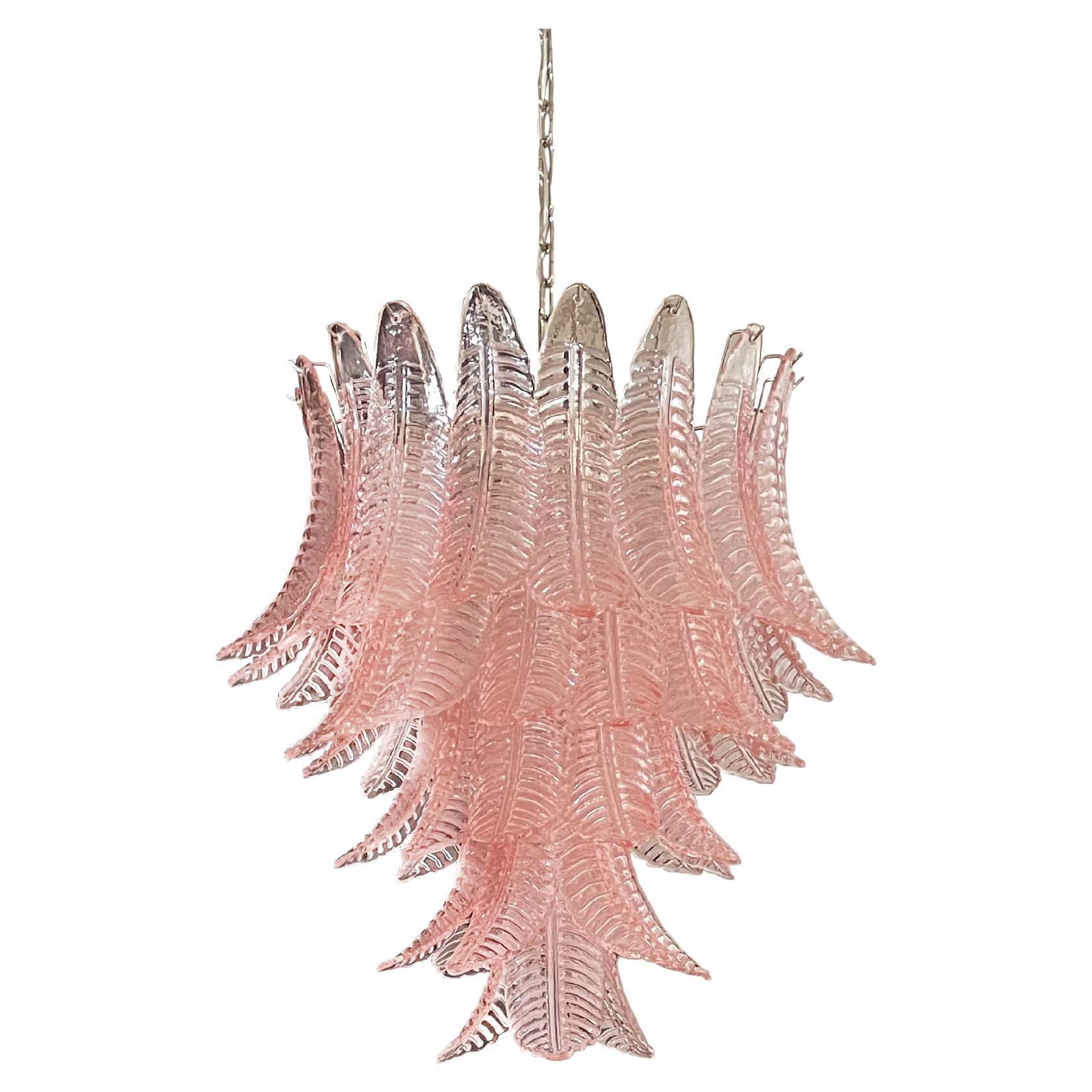 Superbe lustre italien de Murano à six niveaux en verre Felci rose