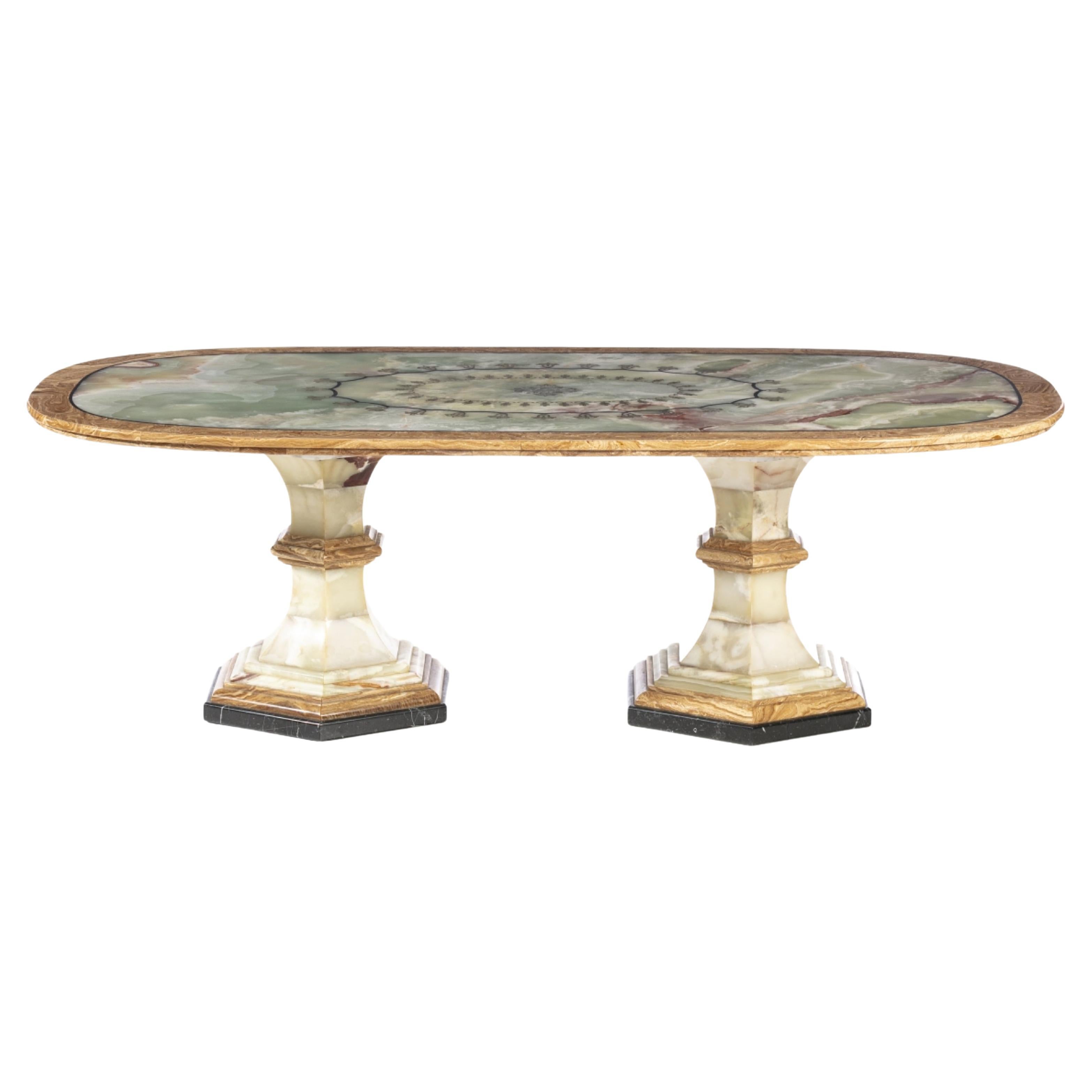 STUNNING ITALIAN OVAL DINING ROOM TABLE 20th Century  For Sale