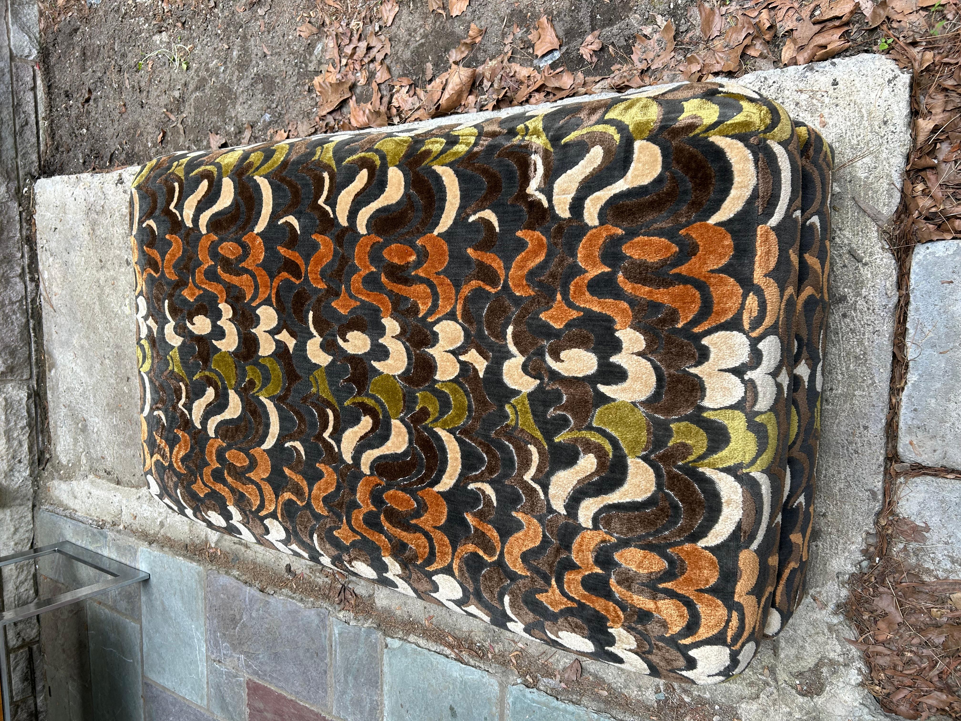 Superbe pouf de style Jack Lenor Larsen mi-siècle moderne en vente 3