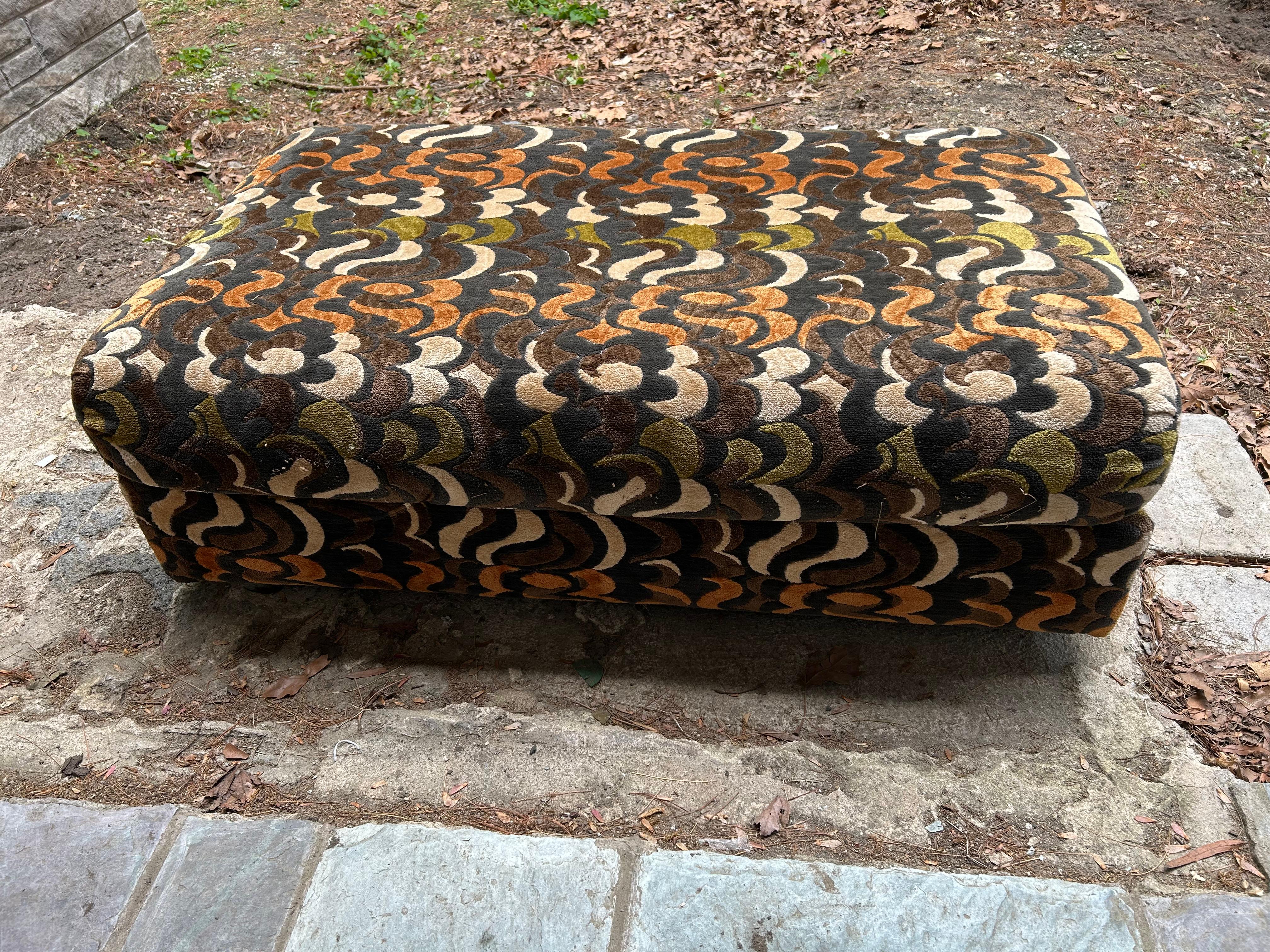 Superbe pouf de style Jack Lenor Larsen mi-siècle moderne en vente 5