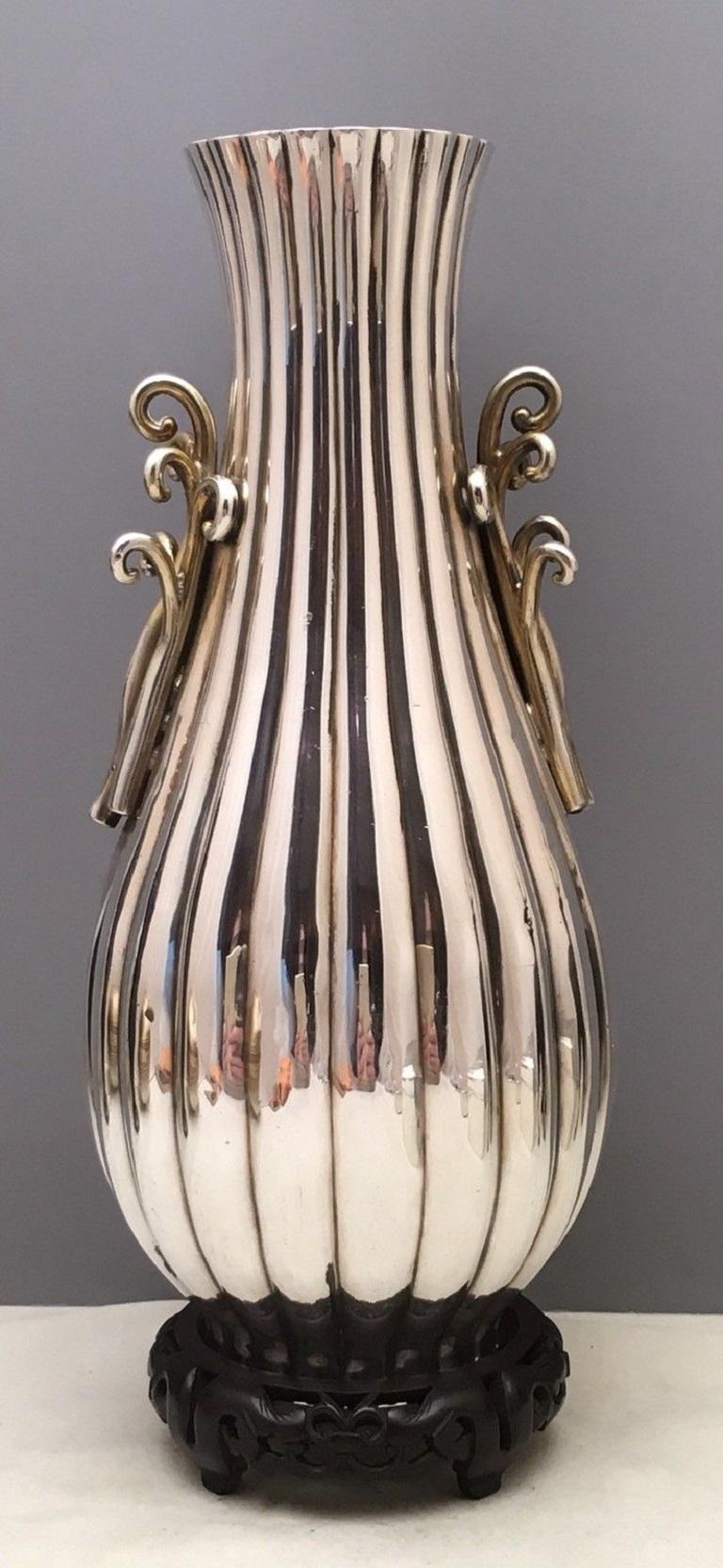 Stunning Japanese Sterling Silver Waves Vase, Early 20th Century 8