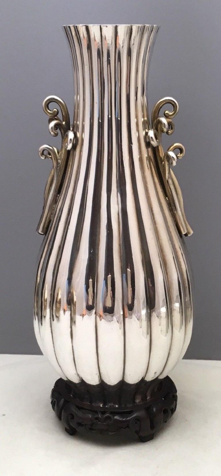 Stunning Japanese Sterling Silver Waves Vase, Early 20th Century 3