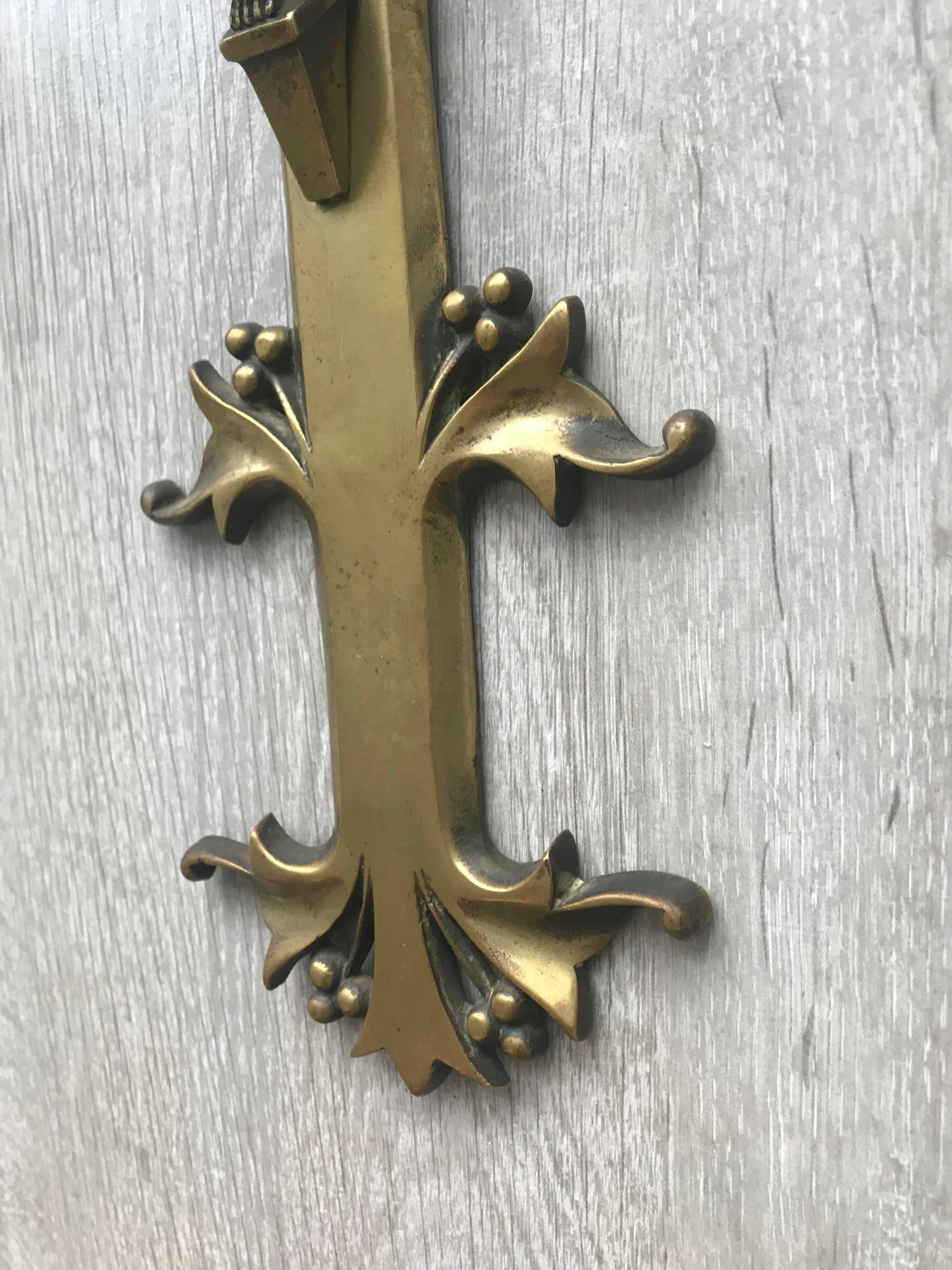 Stunning Jugendstil Era Crucifix Christ on Stylized Gothic Revival Bronze Cross In Excellent Condition In Lisse, NL