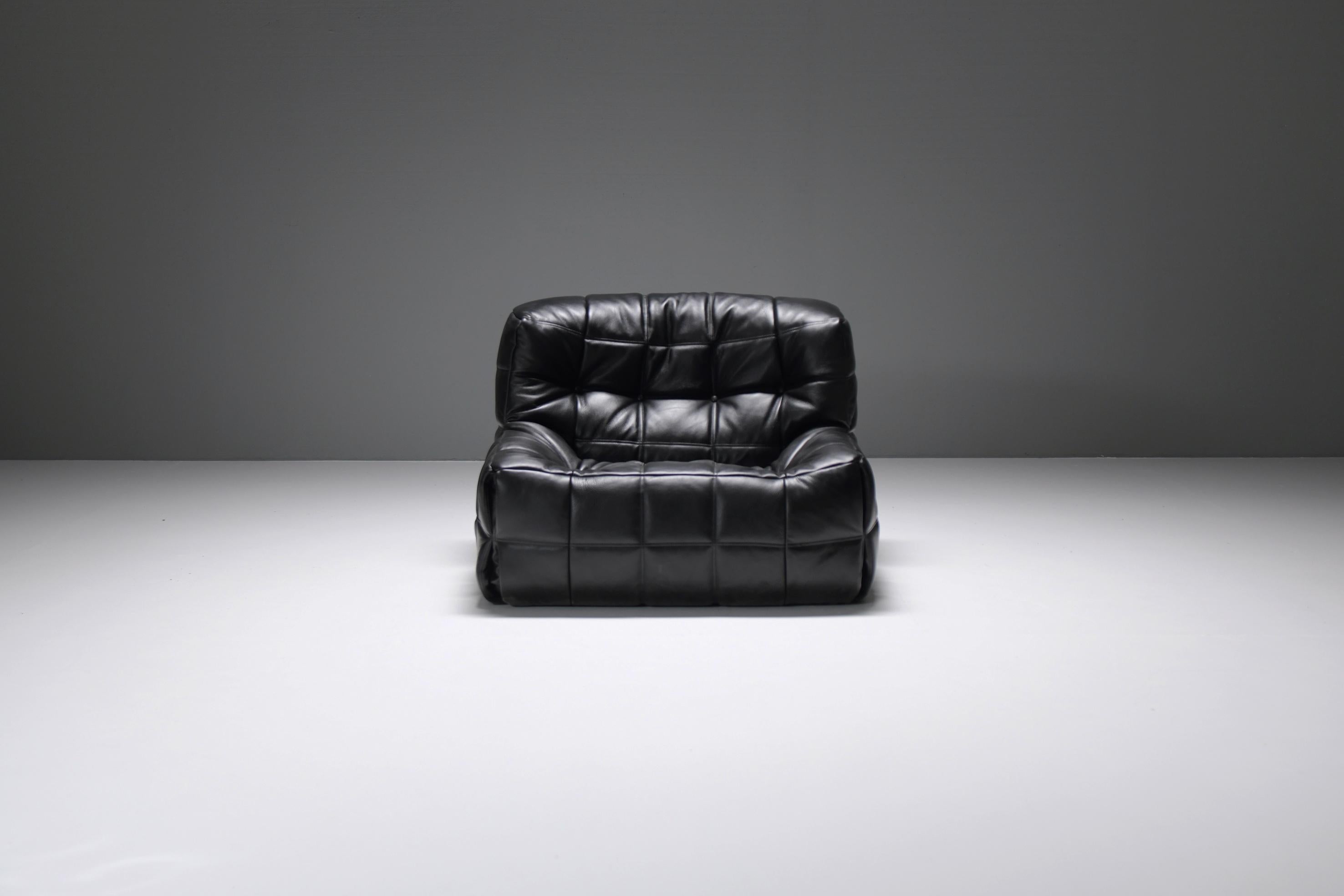 Beautiful Kashima 1-seater in stunning new black high quality leather.
Designed by Michel Ducaroy for Ligne roset France.
First owner (1980)

Super comfortable low lounge sofa designed by Michel Ducaroy, manufactured by Ligne Roset, France