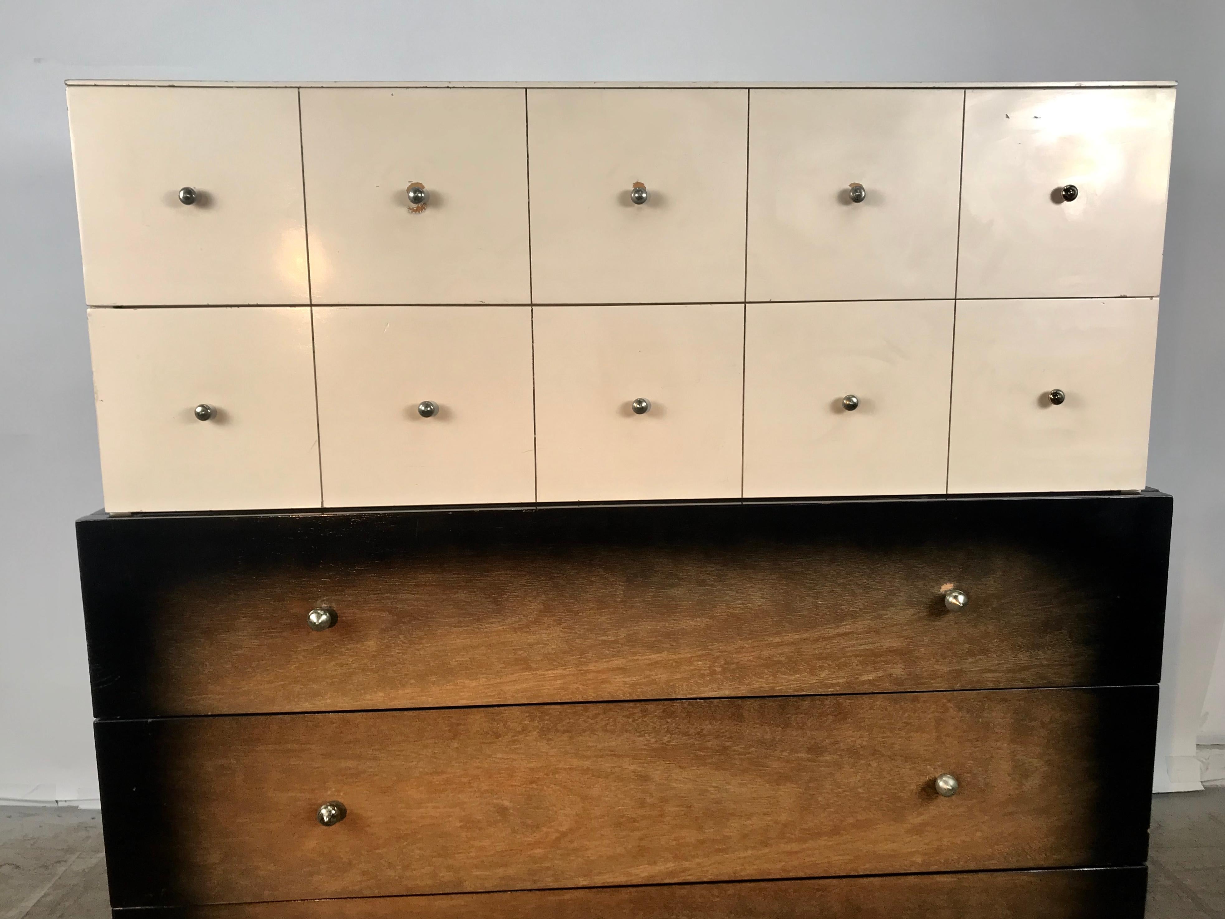 Mid-Century Modern Stunning Kent Coffey Modernist 5-Drawer Chest or Dresser