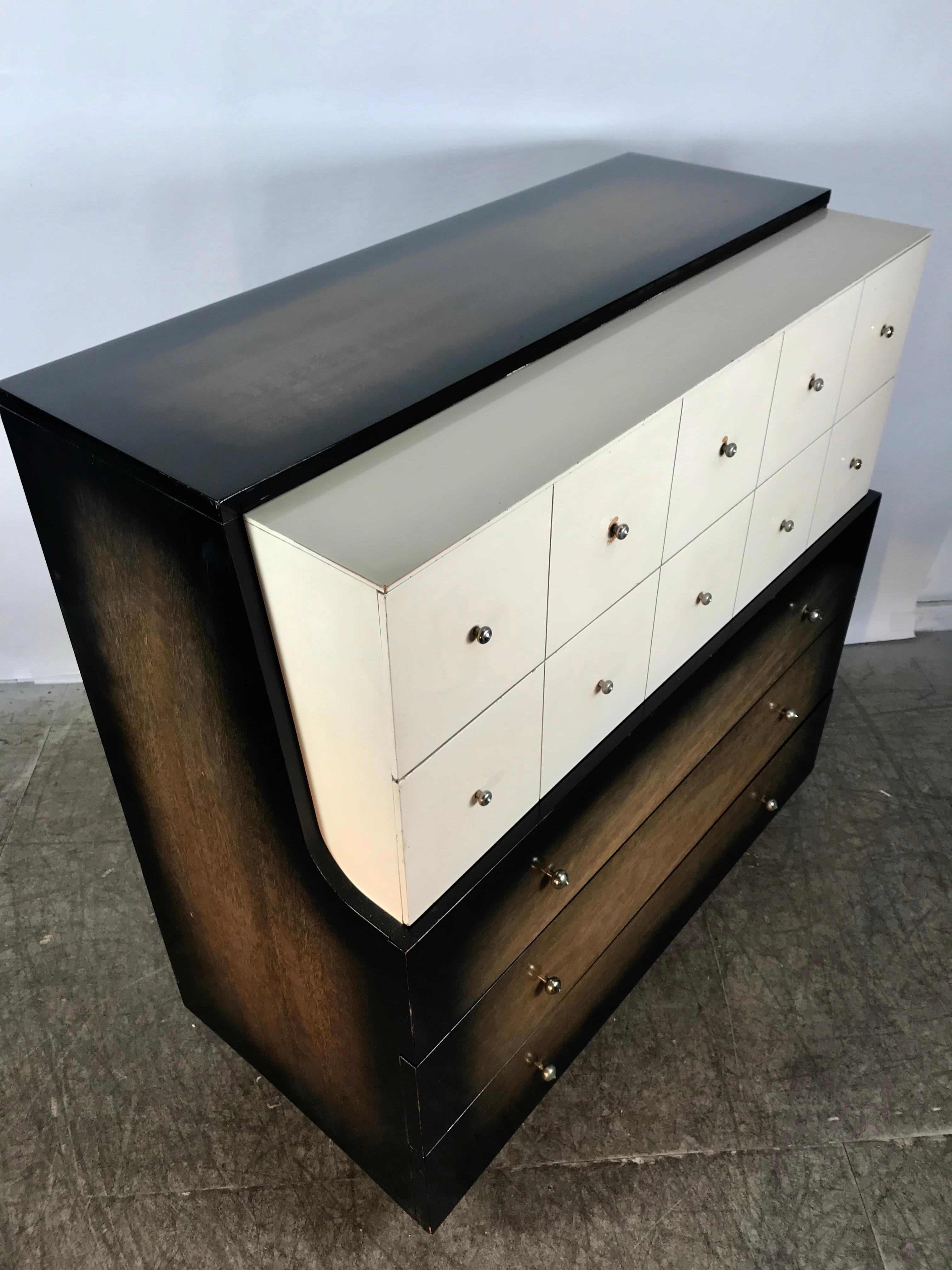 Stunning Kent Coffey Modernist 5-Drawer Chest or Dresser In Good Condition In Buffalo, NY