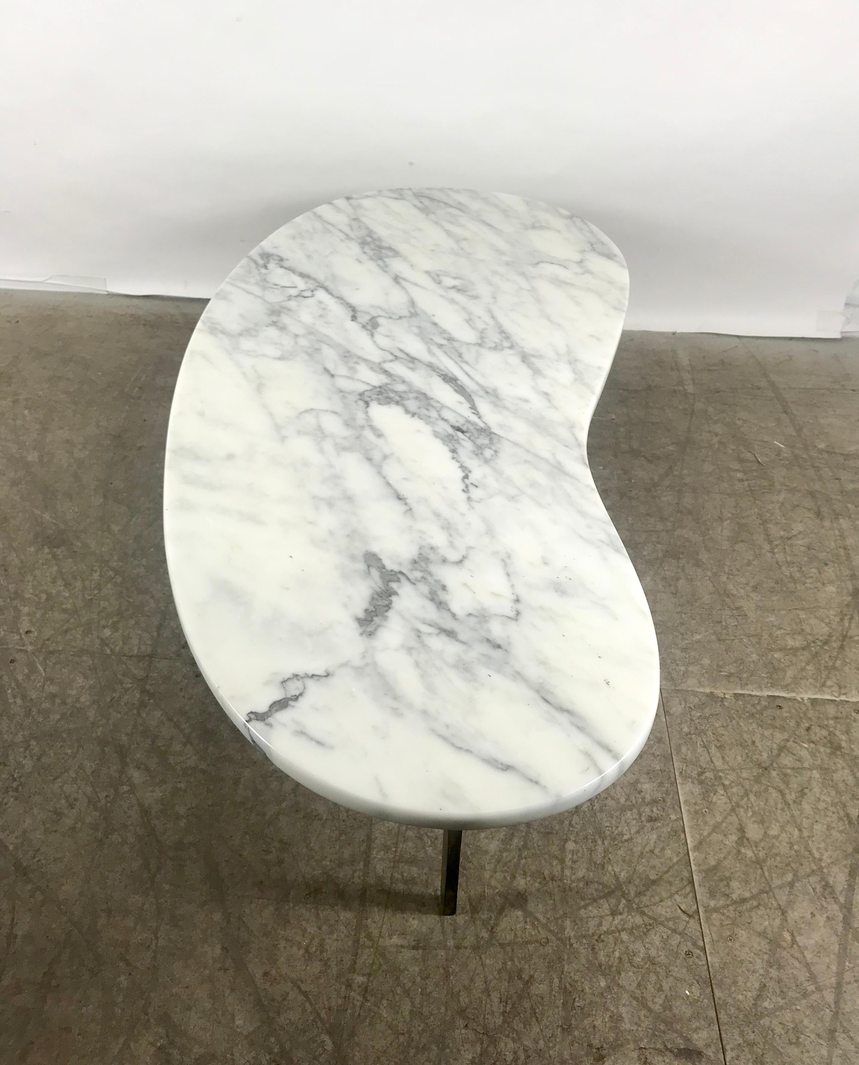 Stunning Kidney Shape Italian Marble and Brass Coffee or Cocktail Table In Good Condition In Buffalo, NY