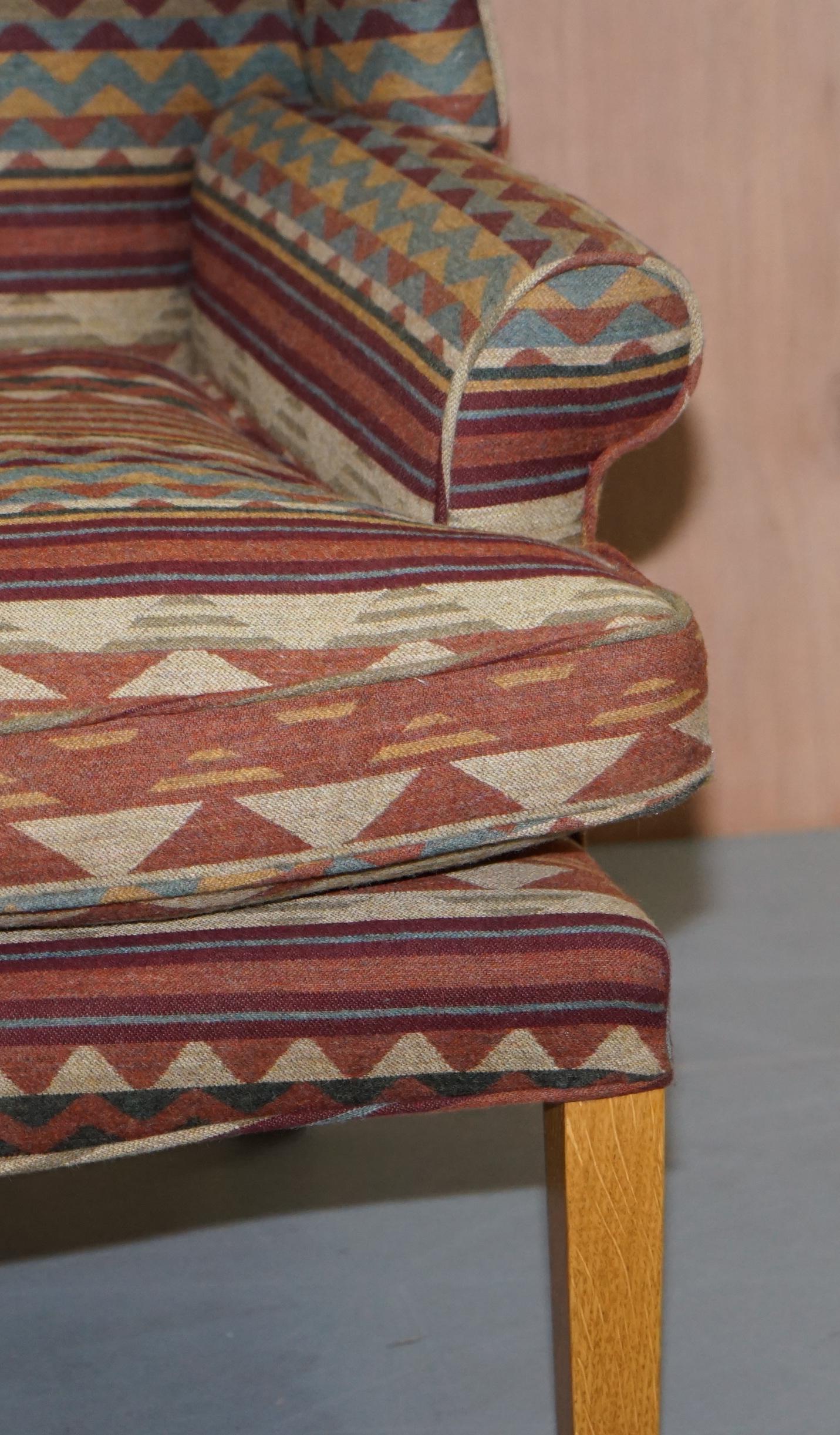 Atemberaubender gepolsterter Kelim-Woll-Sessel mit Ohrensessel und Buchenrahmen mit Diamant-Muster im Angebot 3