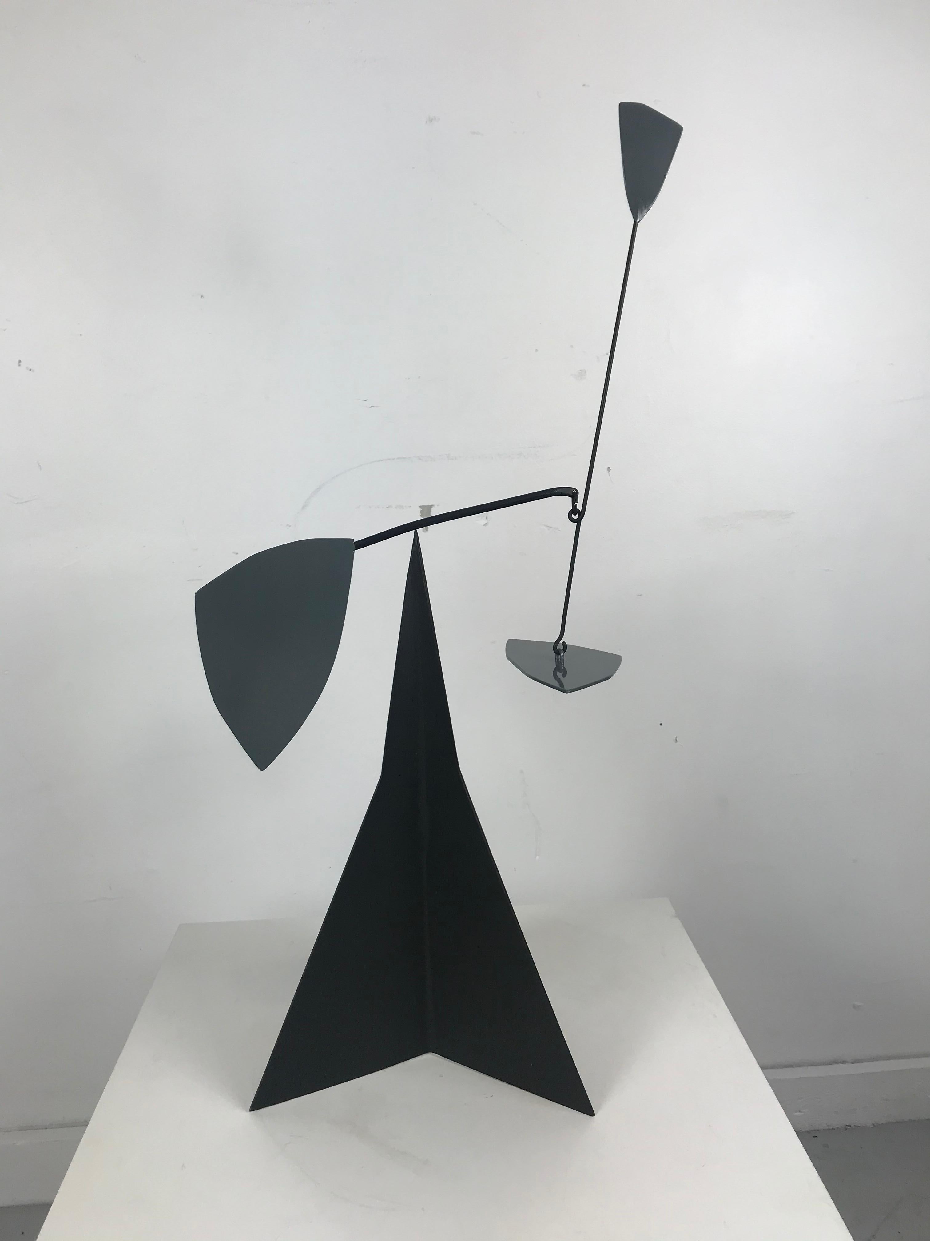 Stunning Kinetic Modernist stabile sculpture by Graham Mitchell Sears, amazing grey and black tones, signed GS to base. Measures: 30