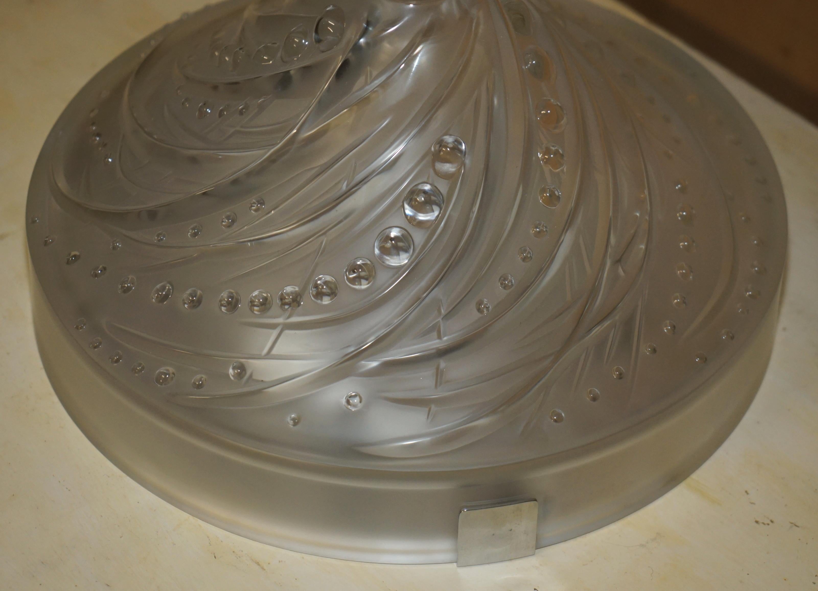 STUNNiNG LALIQUE CORALLINE CRYSTAL CEILING LIGHT BRAND NEW AND UNUSED en vente 1